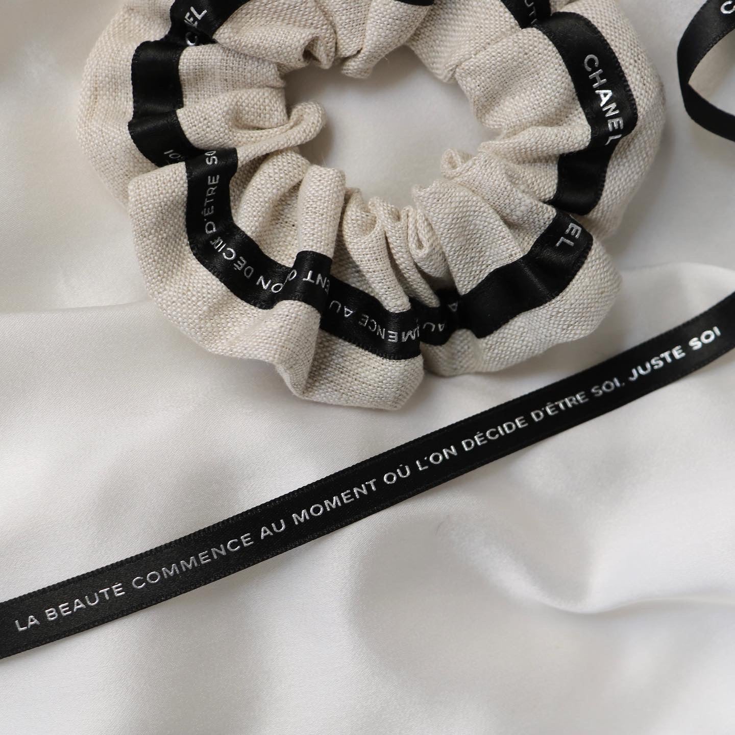 CHOUCHOU UPCYCLÉ CHANEL | "BE YOURSELF" BEIGE SABLE
