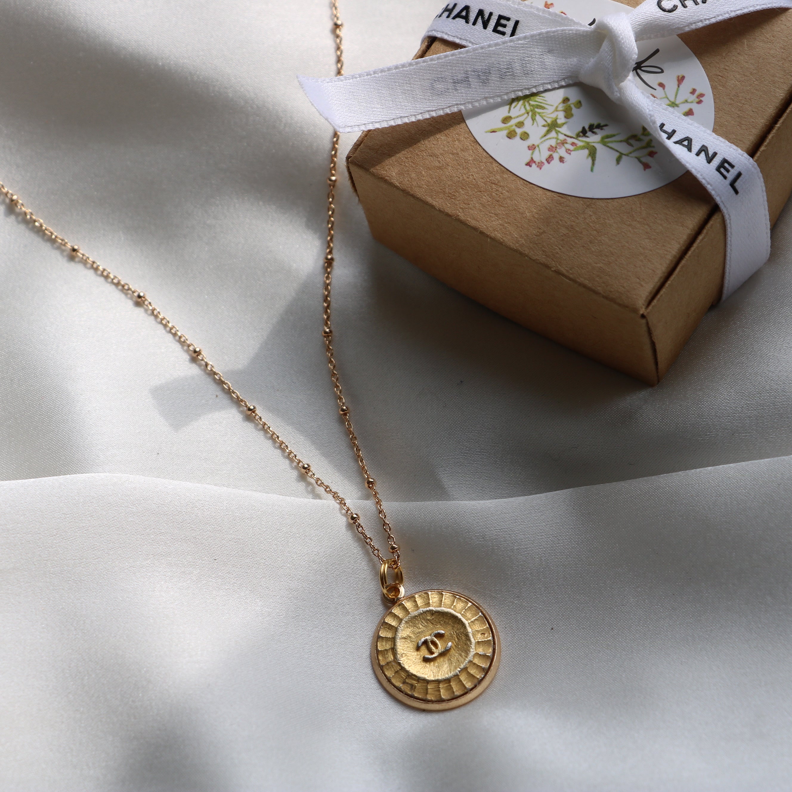 COLLIER UPCYCLÉ | BOUTON "SOLEIL"