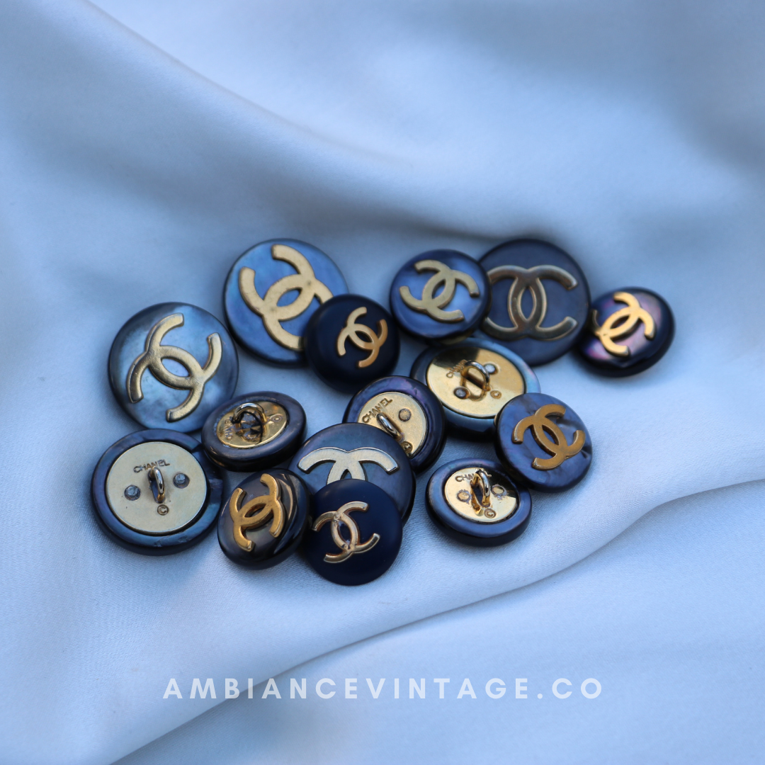 COLLIER UPCYCLÉ CHANEL | BLEU GRIS NACRE