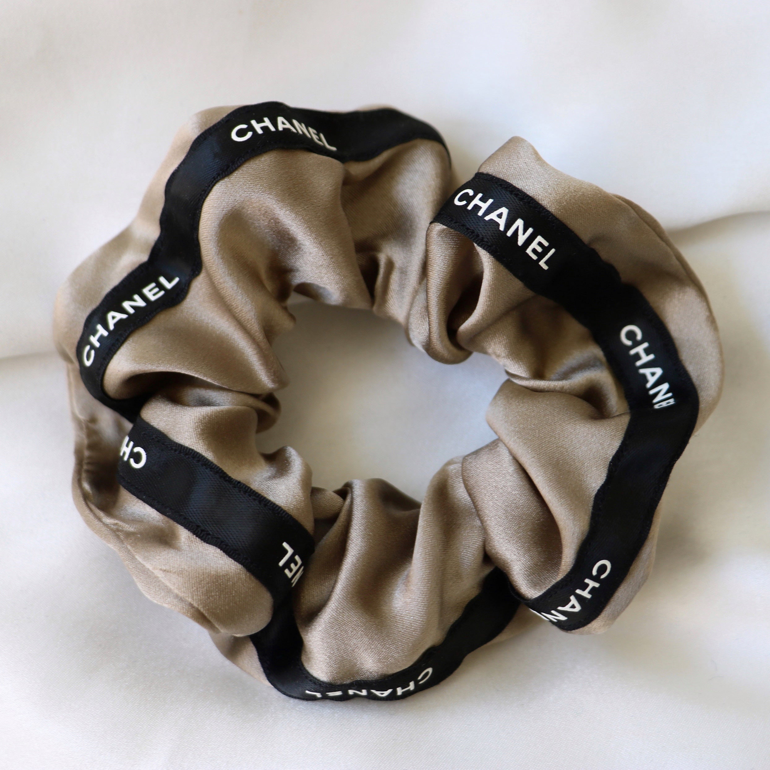 CHOUCHOU UPCYCLÉ CHANEL | 100% SOIE