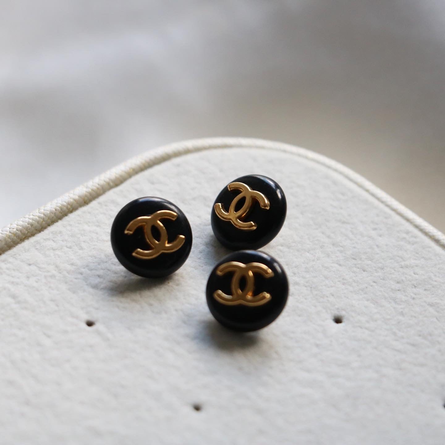 COLLIER UPCYCLÉ CHANEL | PETIT NOIR