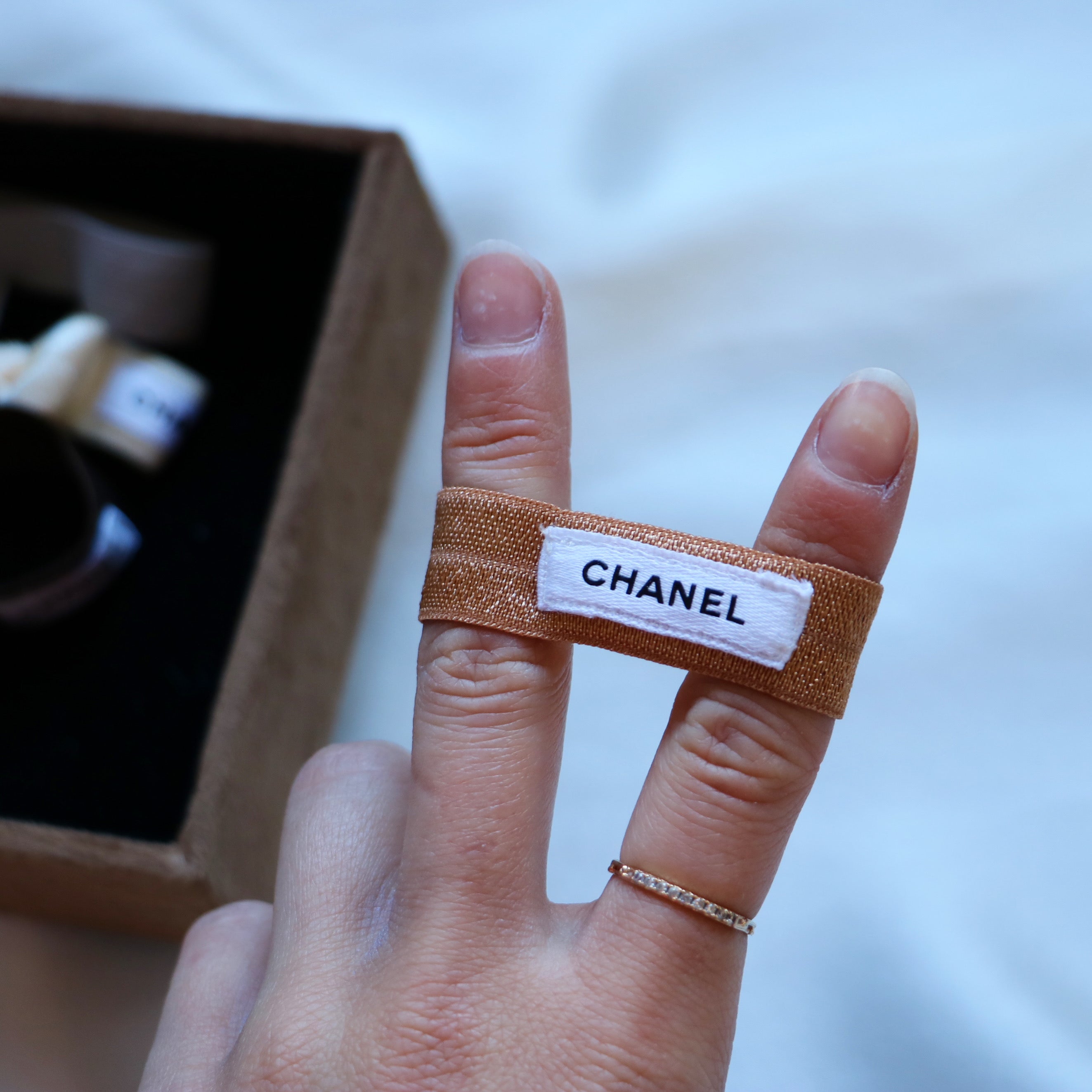 BRACELET ÉLASTIQUE UPCYCLÉ | RUBAN CHANEL