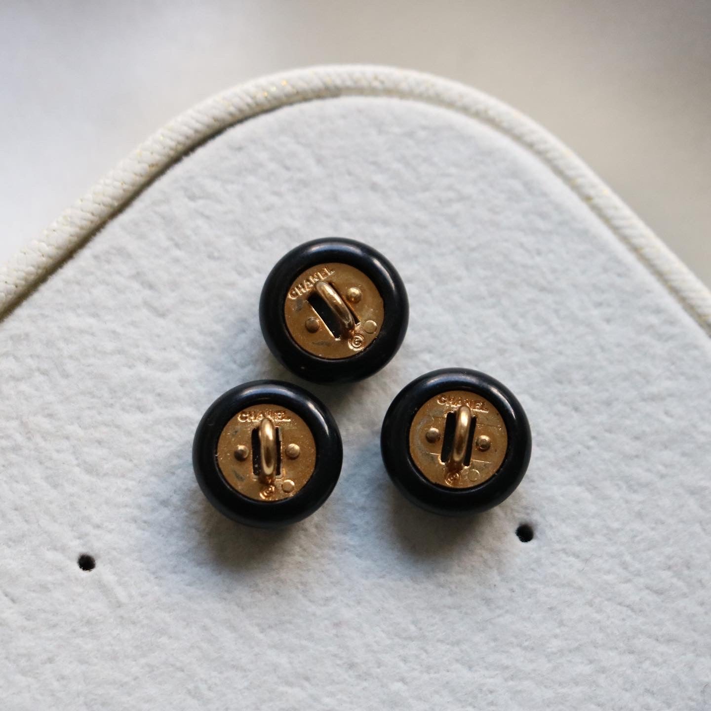 COLLIER UPCYCLÉ CHANEL | PETIT NOIR