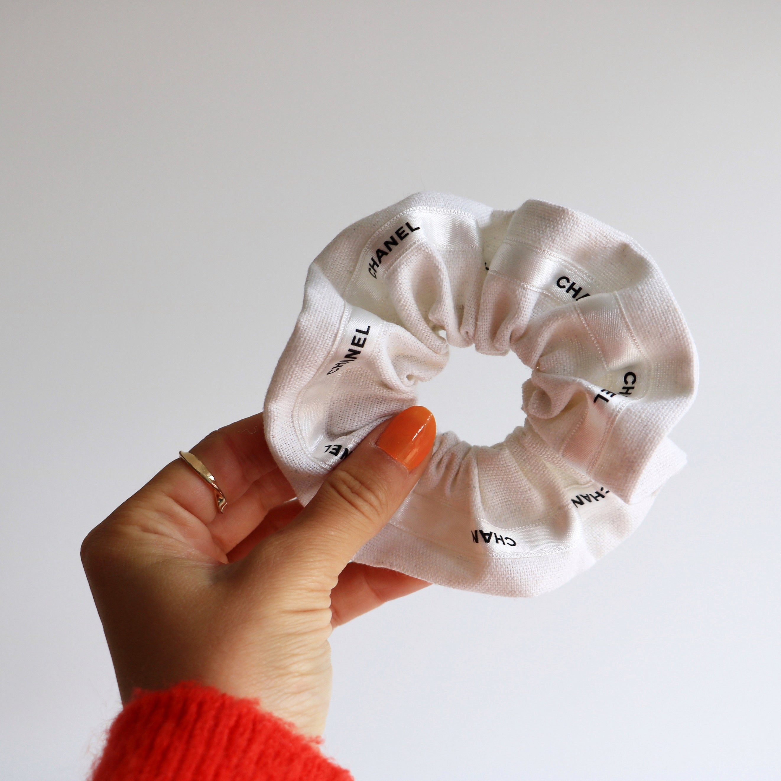 CHOUCHOU UPCYCLÉ CHANEL | BLANC