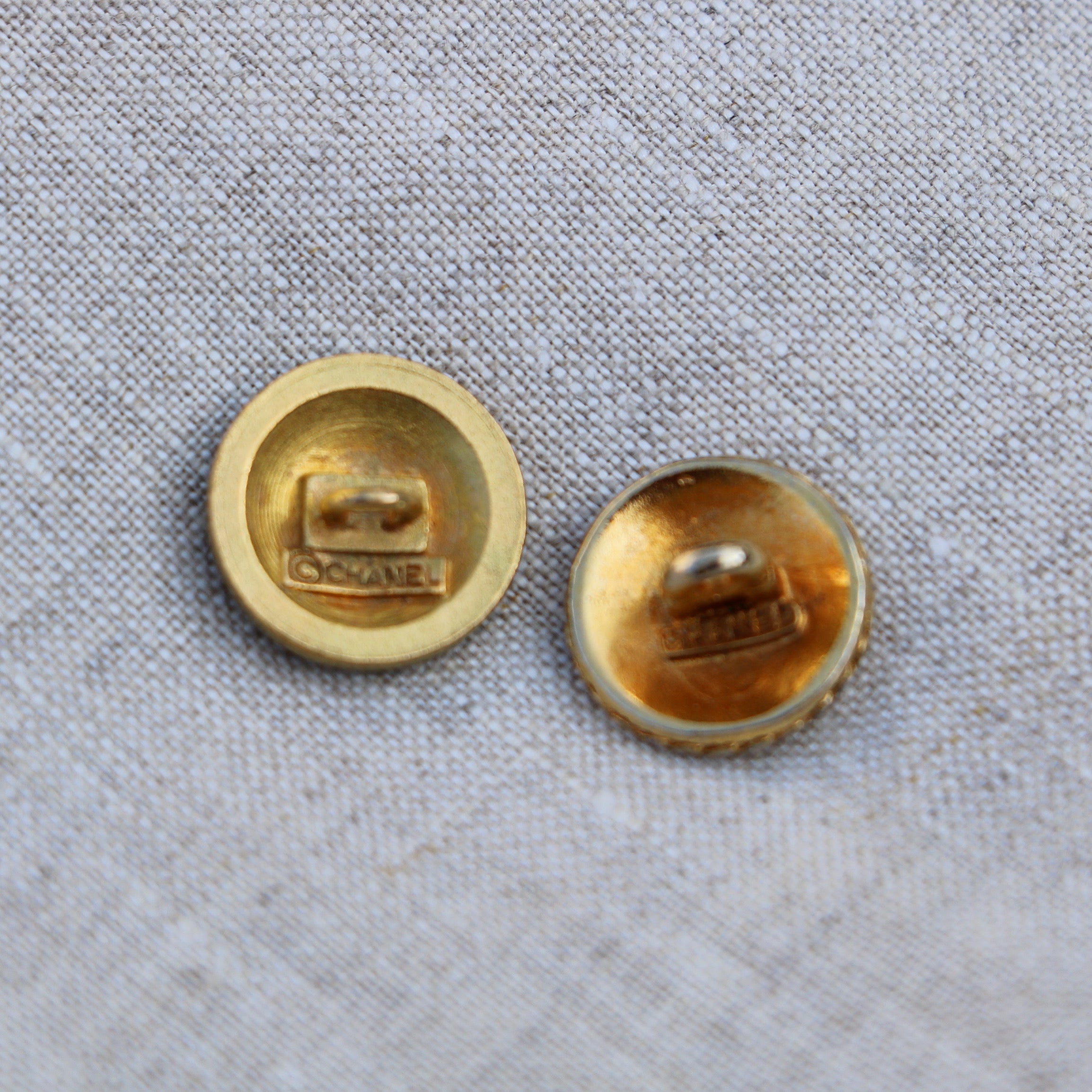 BRACELET JONC CHARM UPCYCLÉ CHANEL