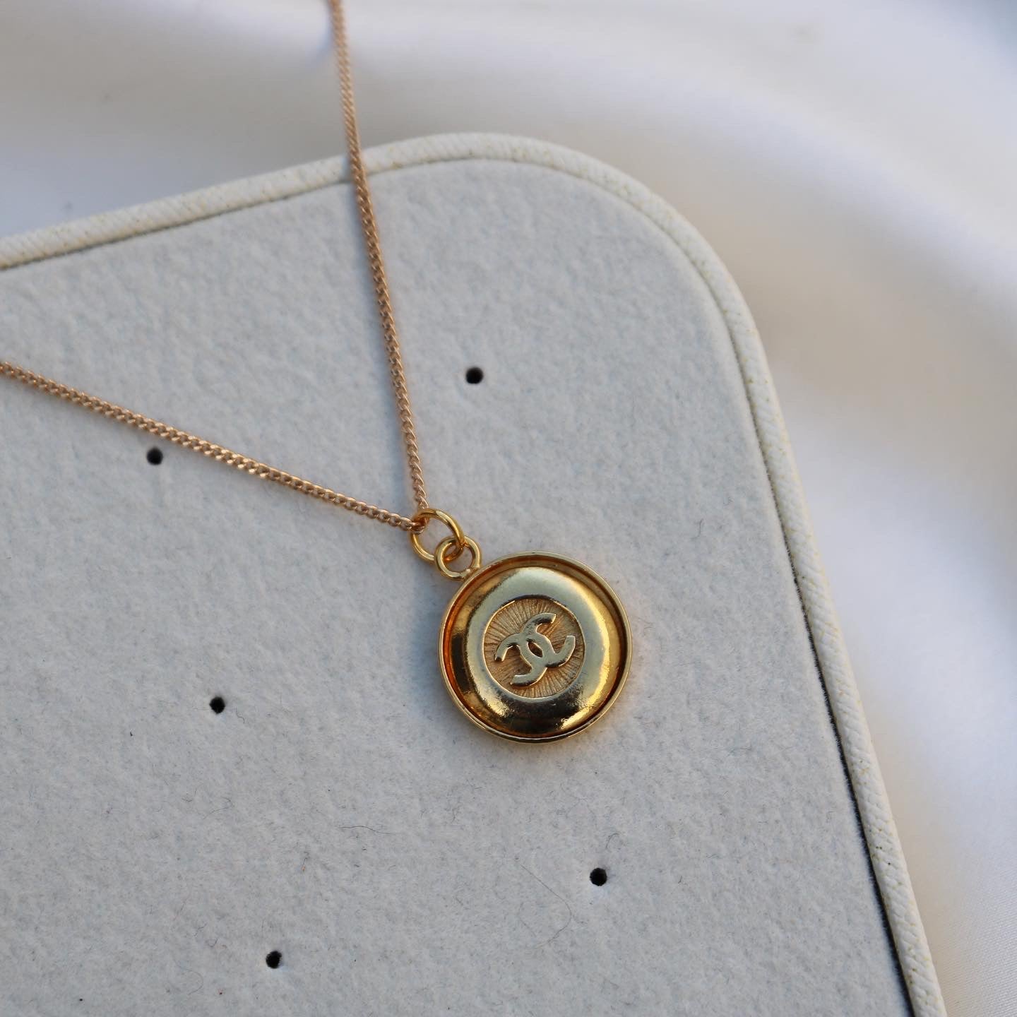 COLLIER UPCYCLÉ CHANEL | DORÉ