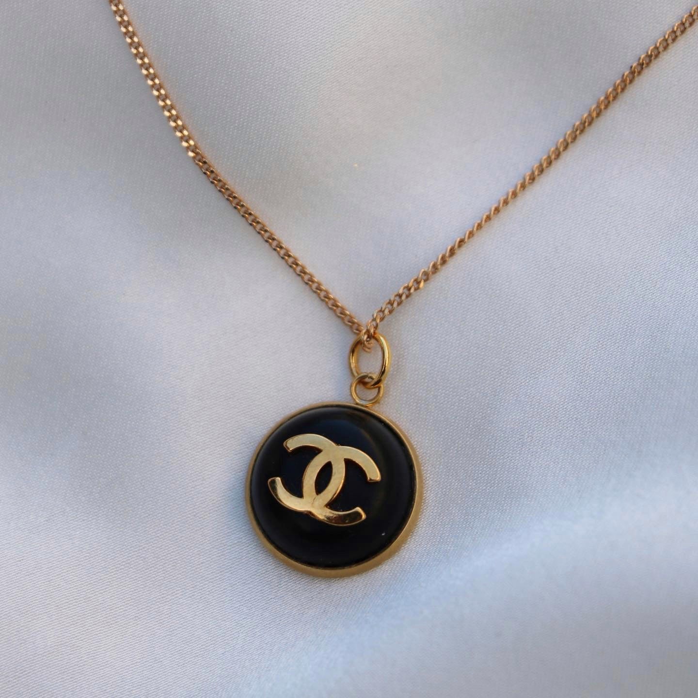COLLIER UPCYCLÉ CHANEL | PETIT NOIR