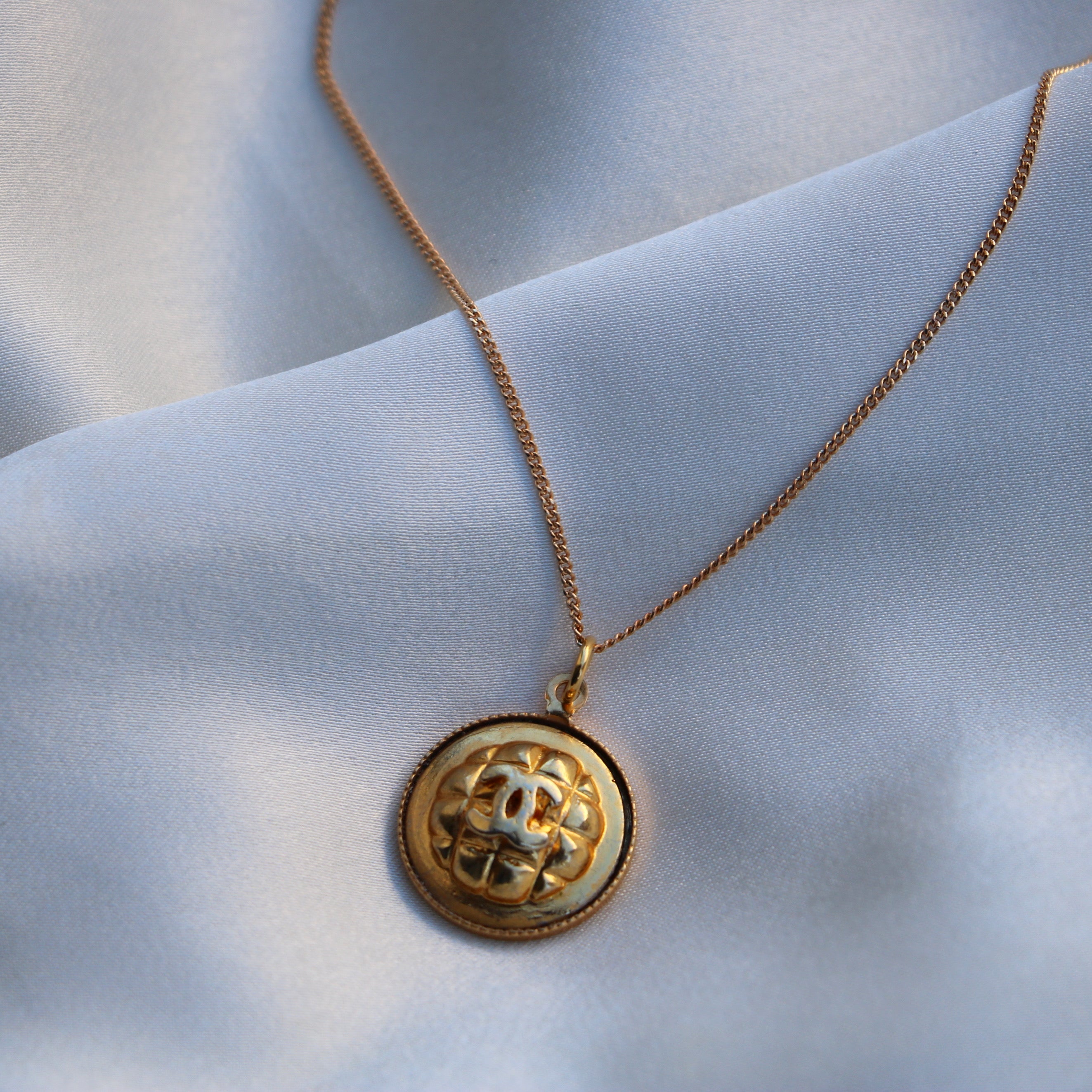 COLLIER UPCYCLÉ CHANEL | MATELASSÉ