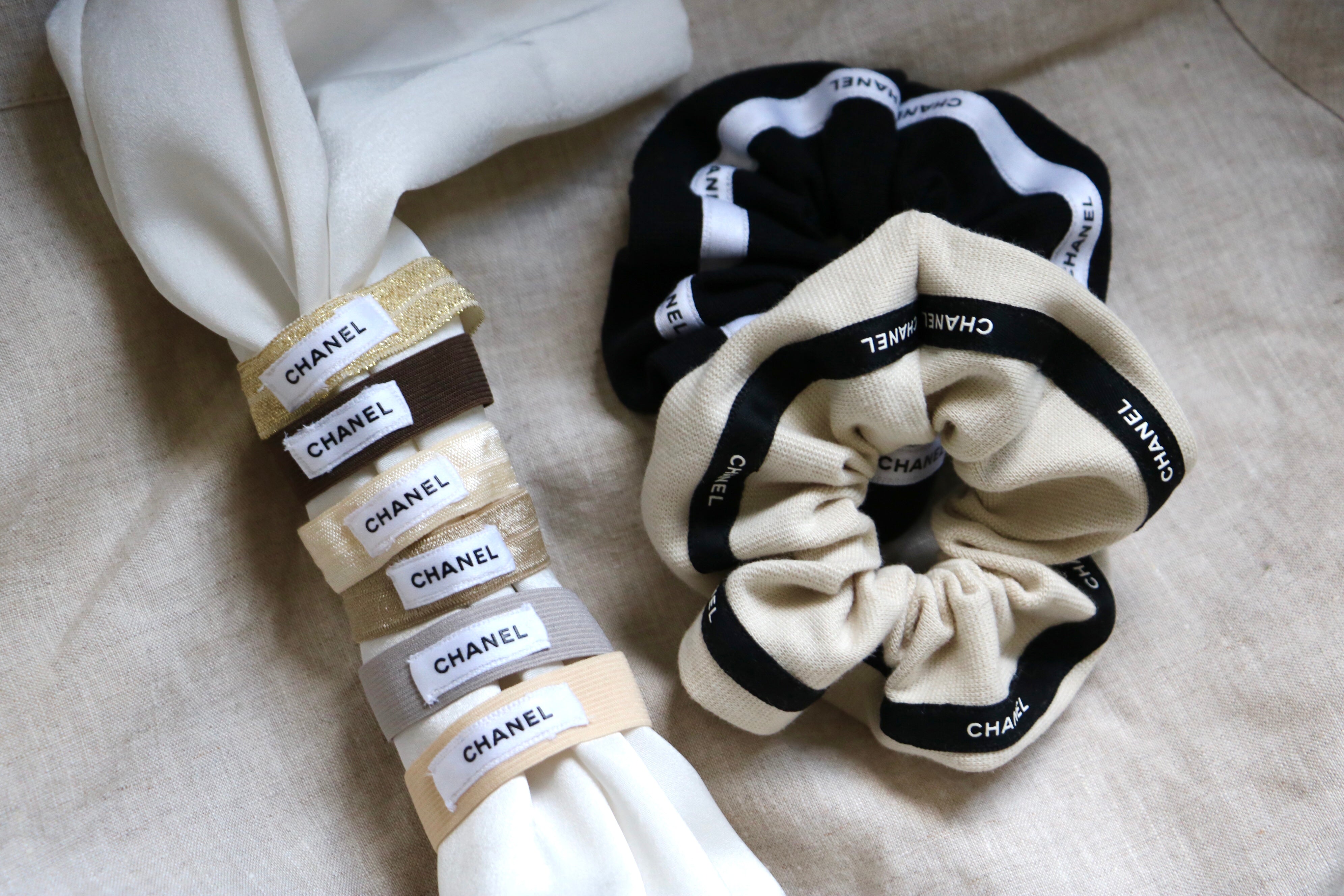 BRACELET ÉLASTIQUE UPCYCLÉ | RUBAN CHANEL