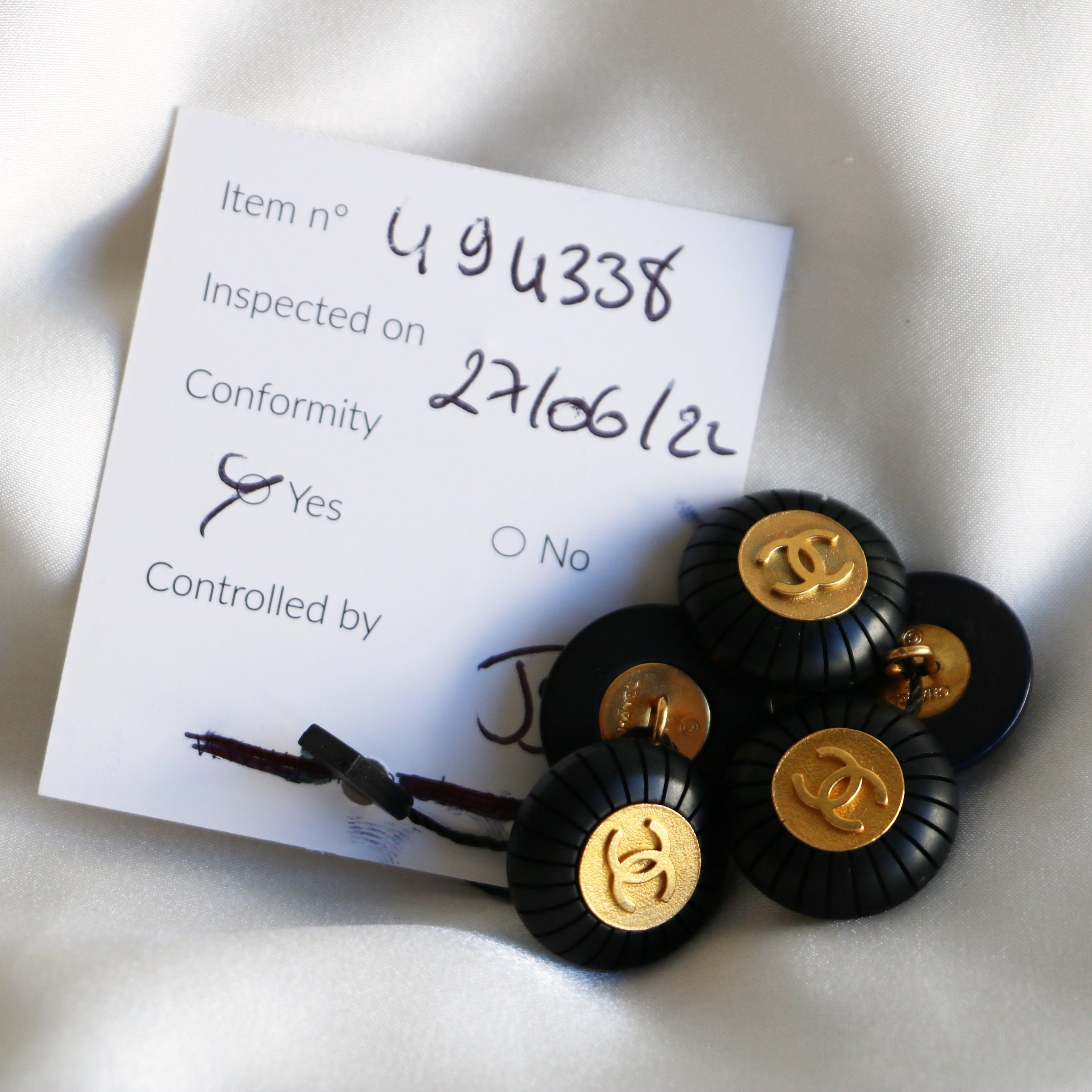 COLLIER UPCYCLÉ CHANEL | NOIR À RAYURES