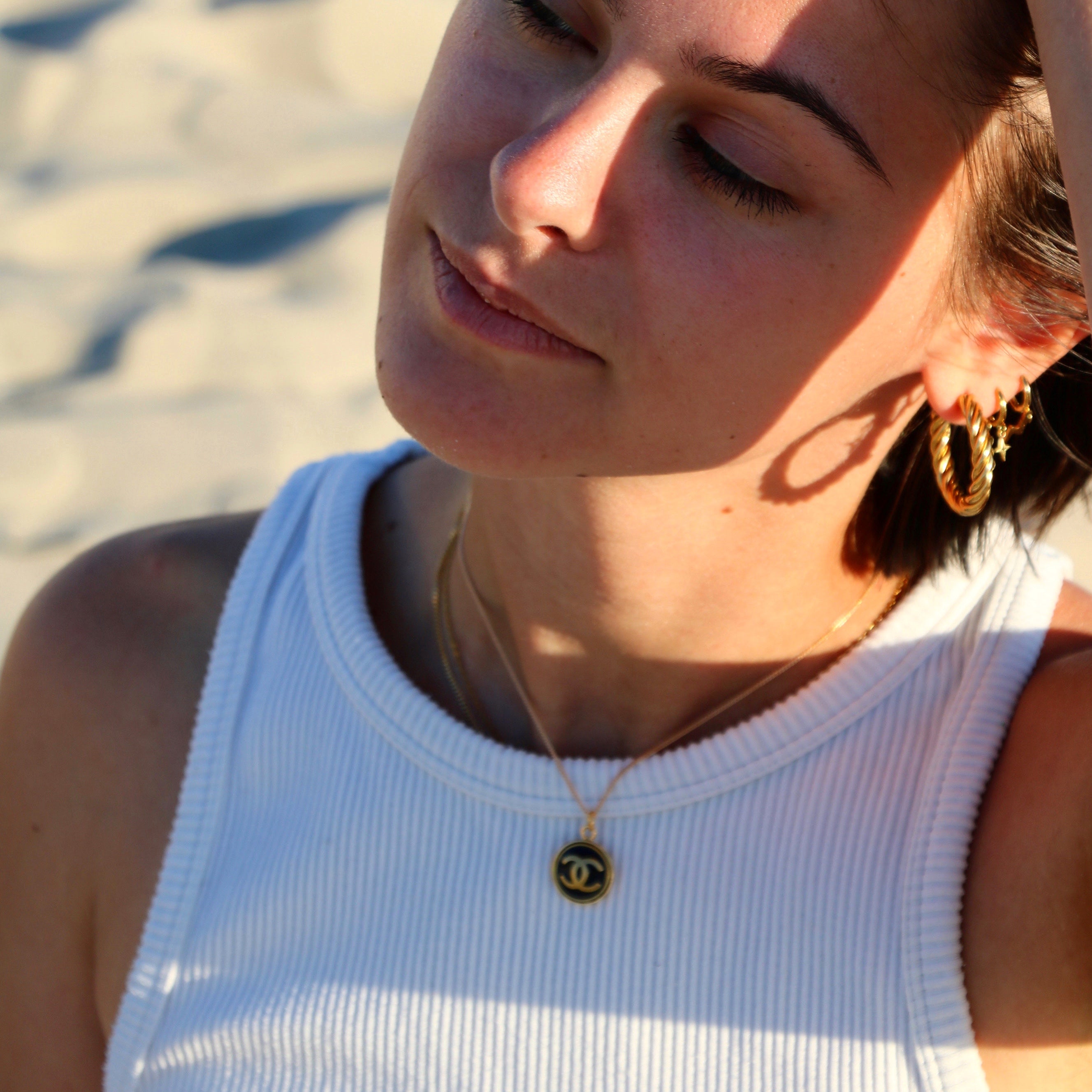 COLLIER UPCYCLÉ CHANEL | MINI NOIR & DORÉ