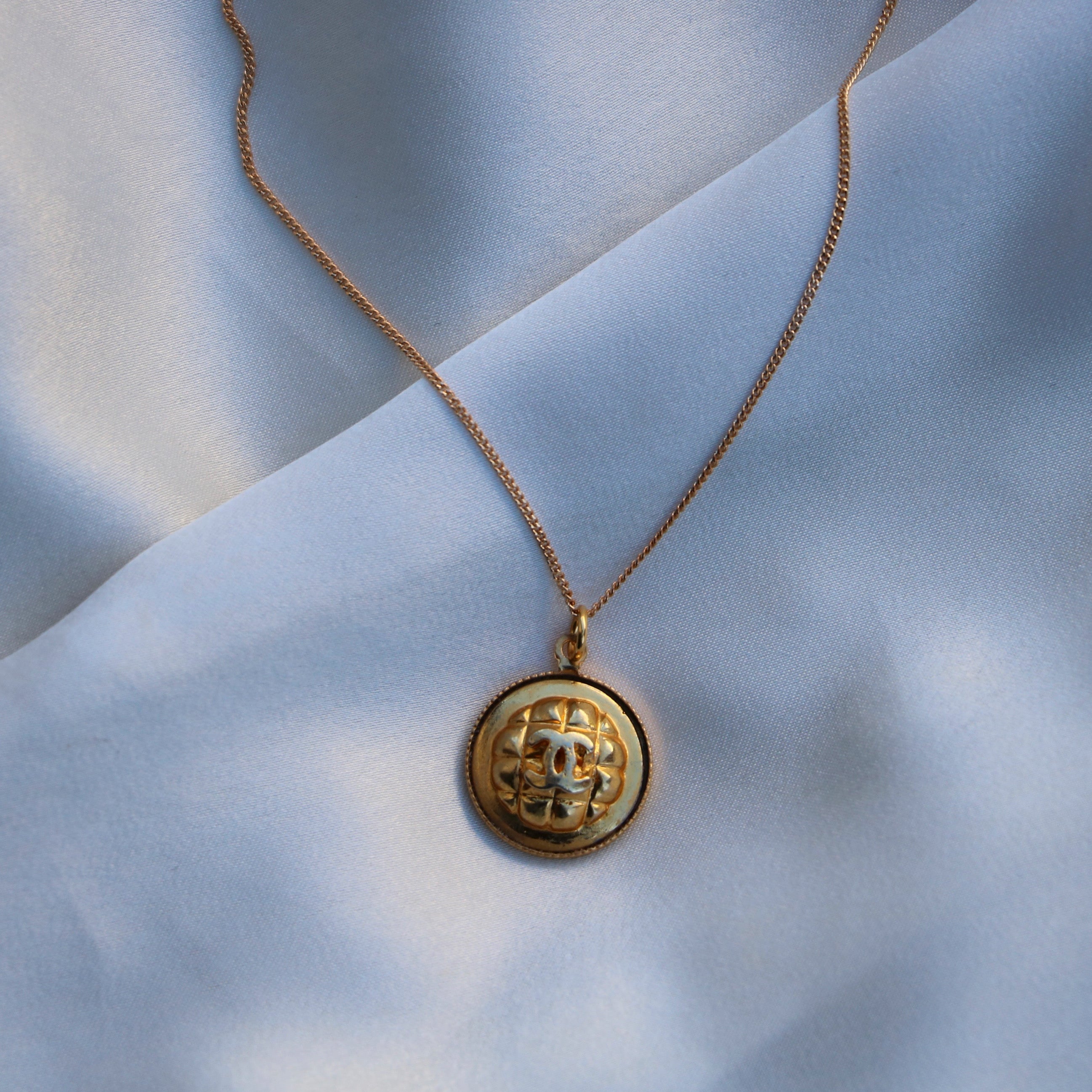 COLLIER UPCYCLÉ CHANEL | MATELASSÉ