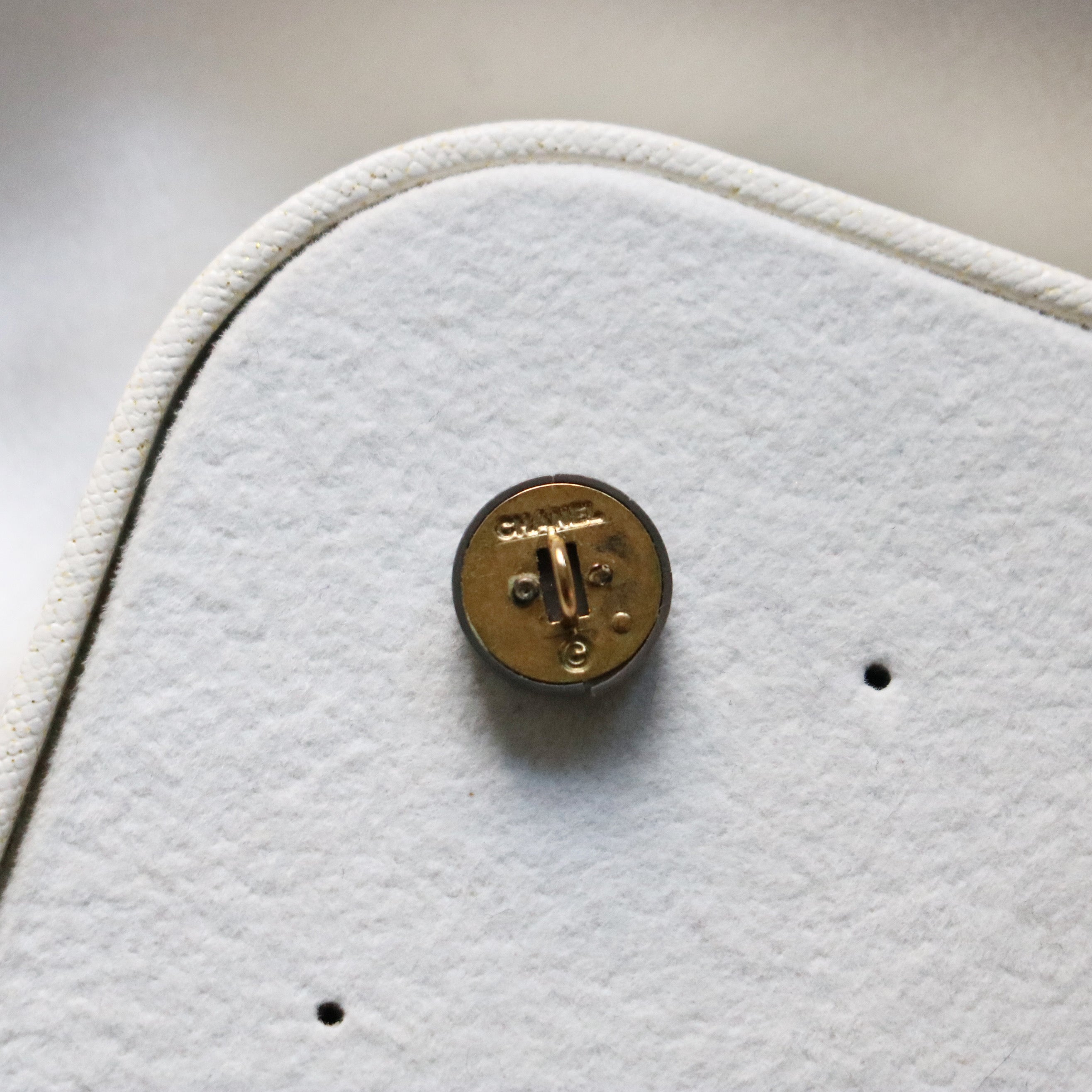 COLLIER UPCYCLÉ CHANEL | GRIS RARE