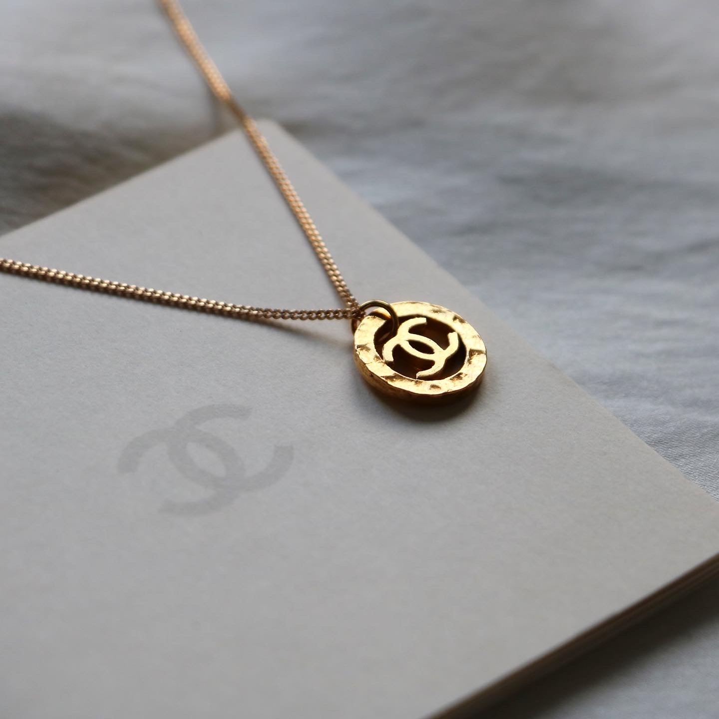 COLLIER UPCYCLÉ CHANEL | PETIT MARTELÉ