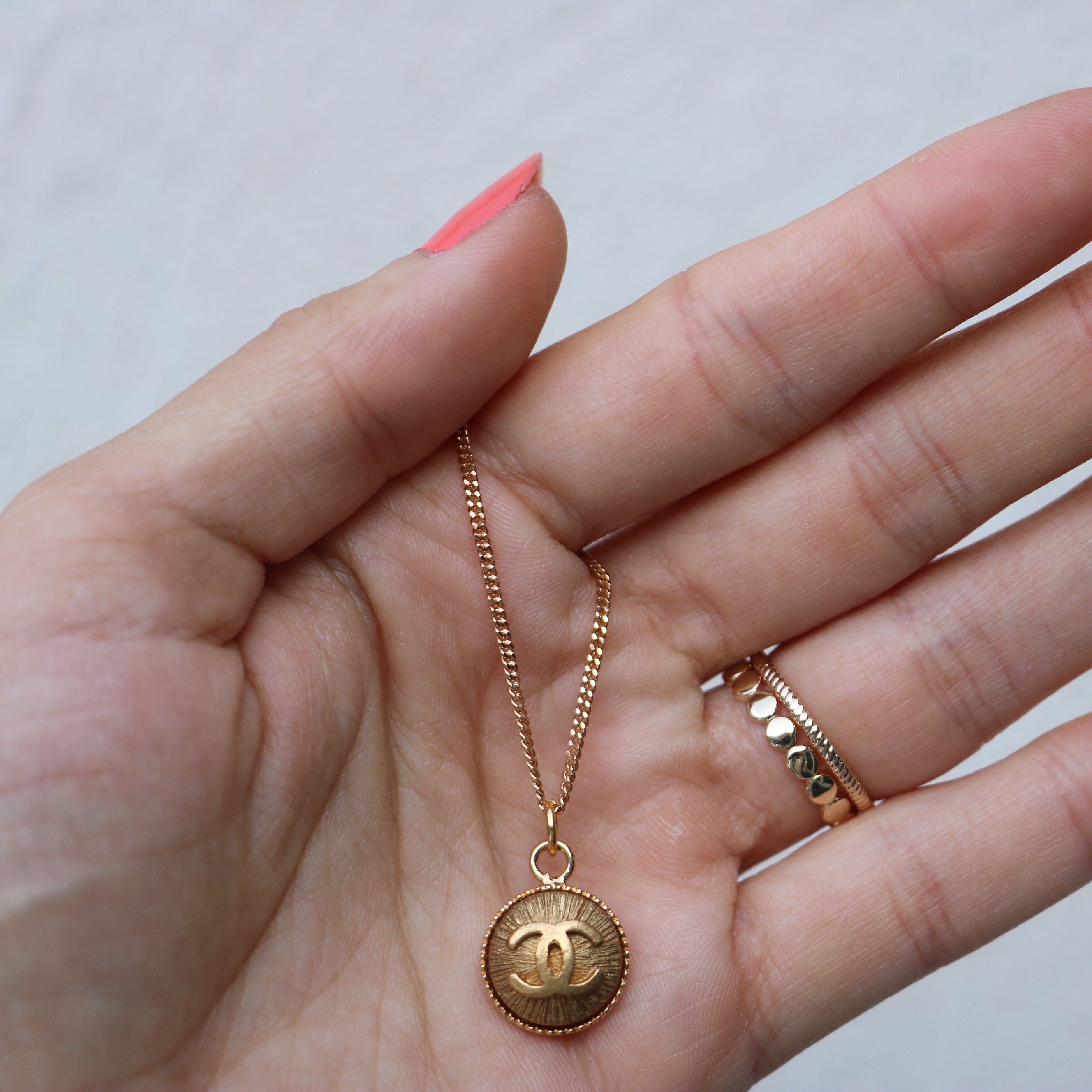 COLLIER UPCYCLÉ CHANEL | PETIT DORÉ
