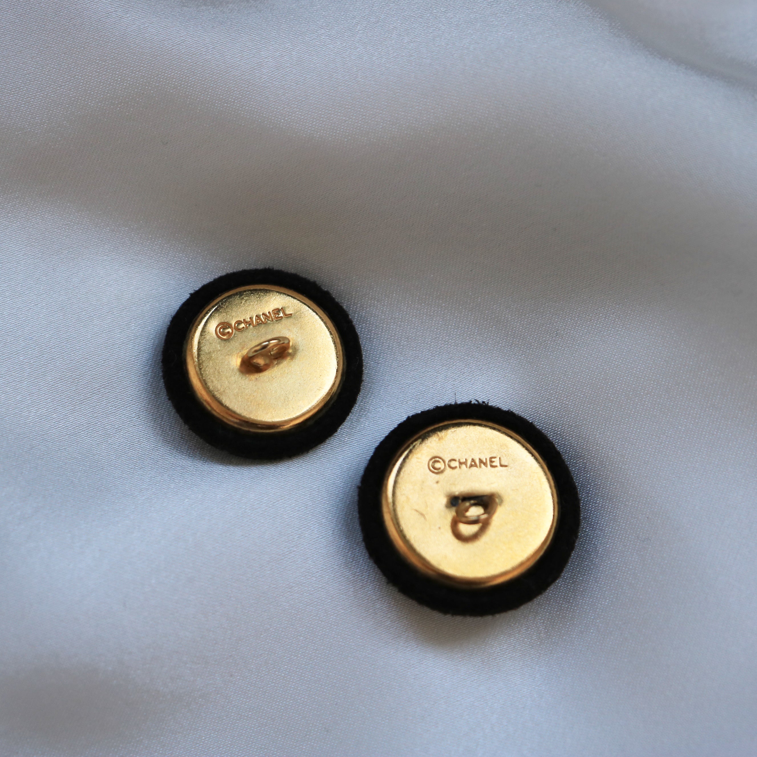 BROCHE UPCYCLÉE « IMPARFAITE » | SUÉDINE