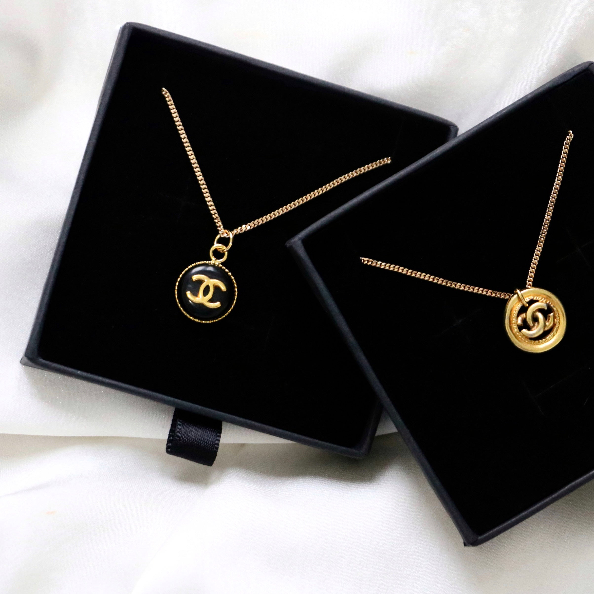 COLLIER UPCYCLÉ CHANEL | PETIT NOIR