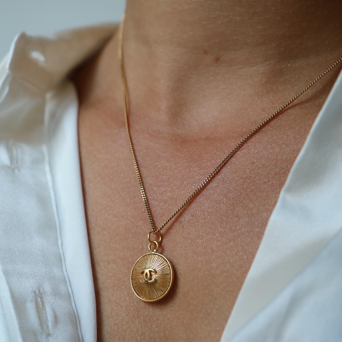 COLLIER UPCYCLÉ CHANEL "PETIT SOLEIL"