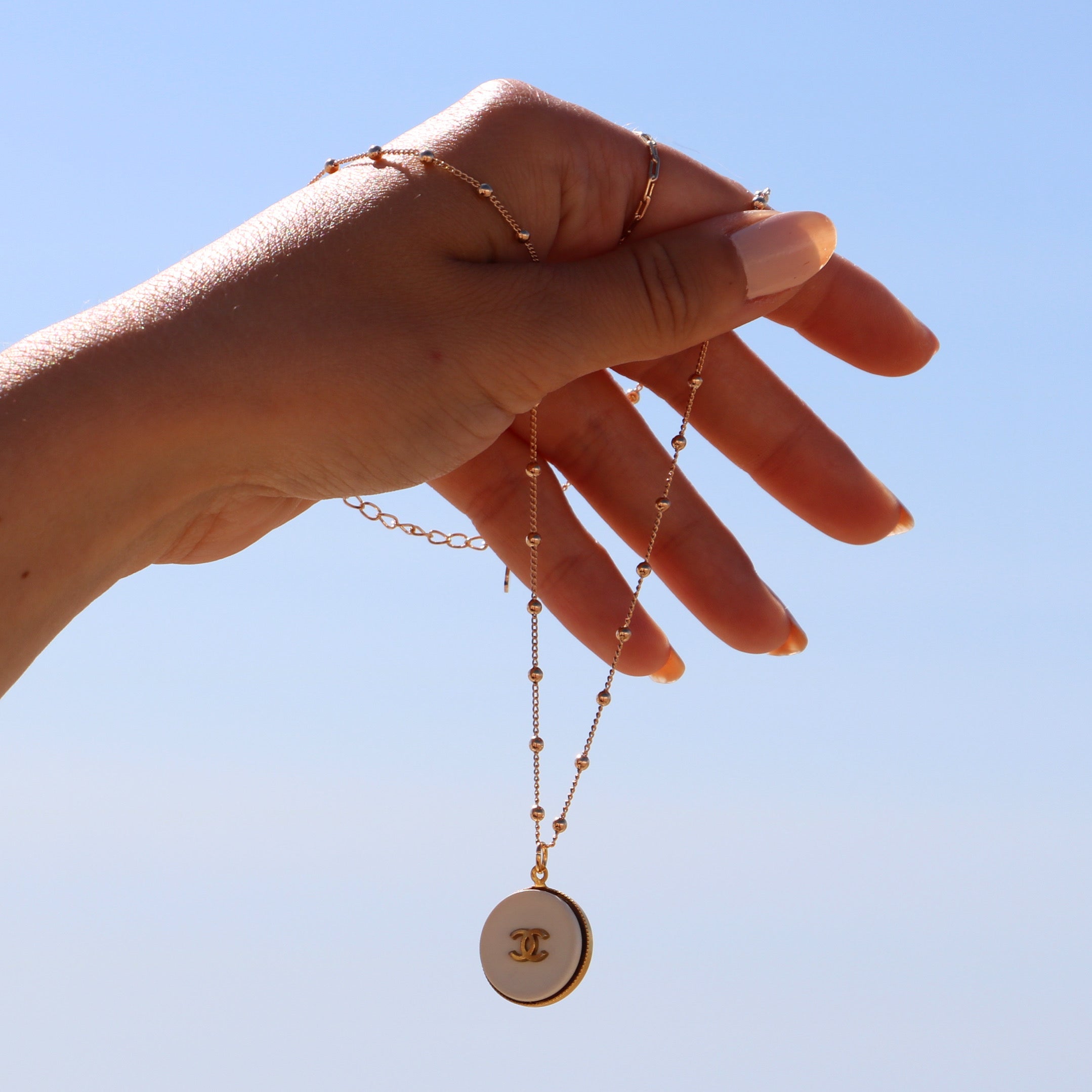 COLLIER UPCYCLÉ CHANEL | BLANC
