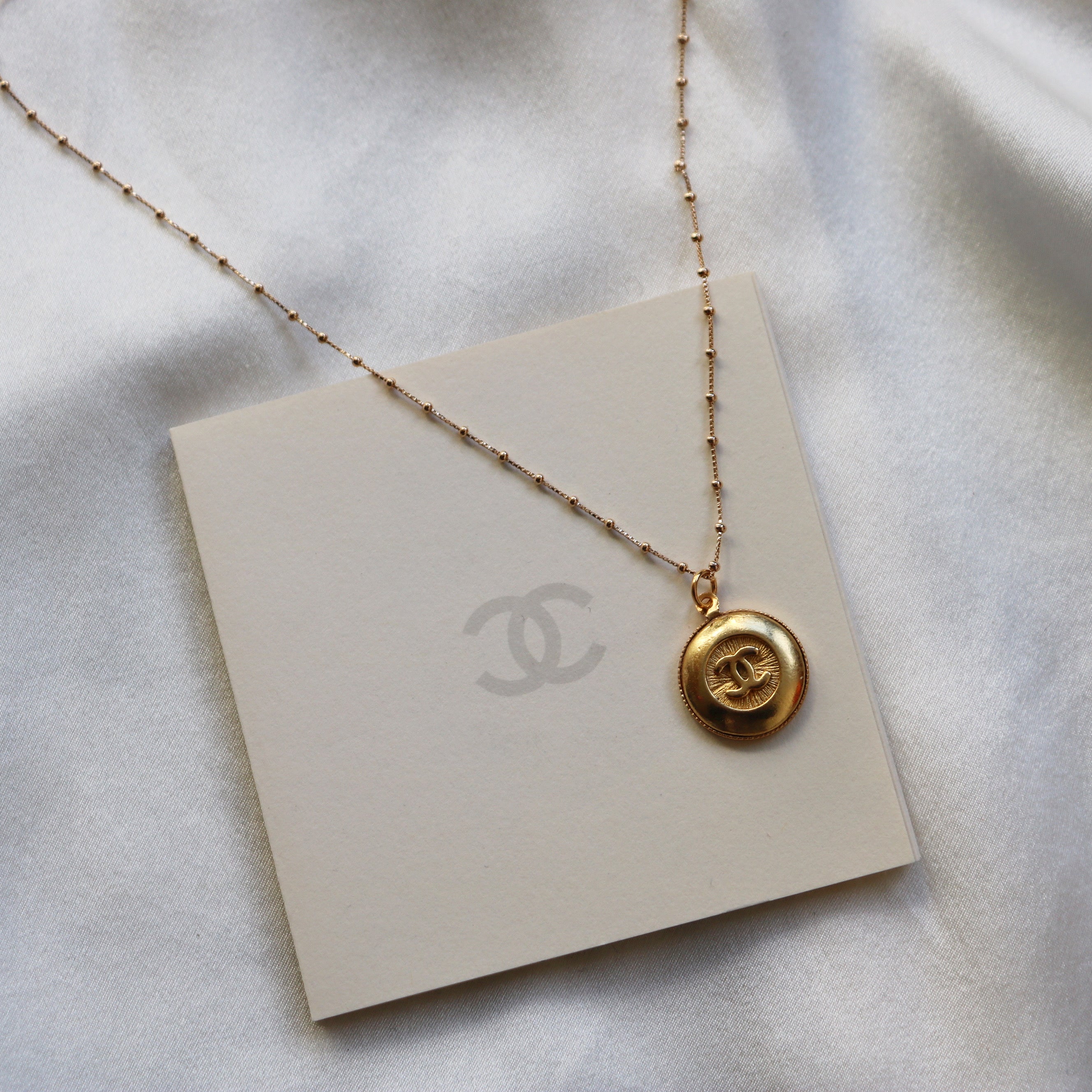 COLLIER UPCYCLÉ CHANEL | DORÉ