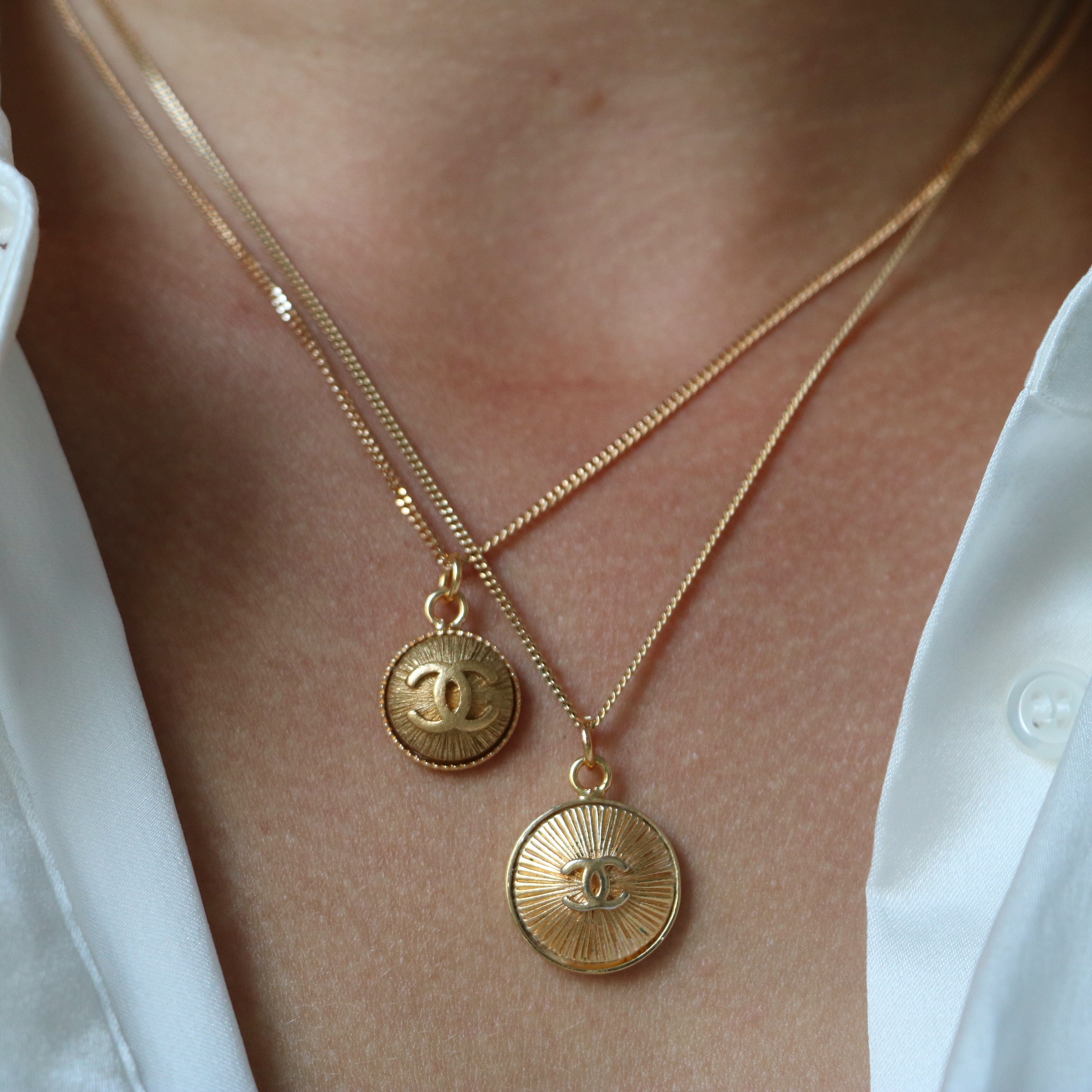 COLLIER UPCYCLÉ CHANEL "PETIT SOLEIL"