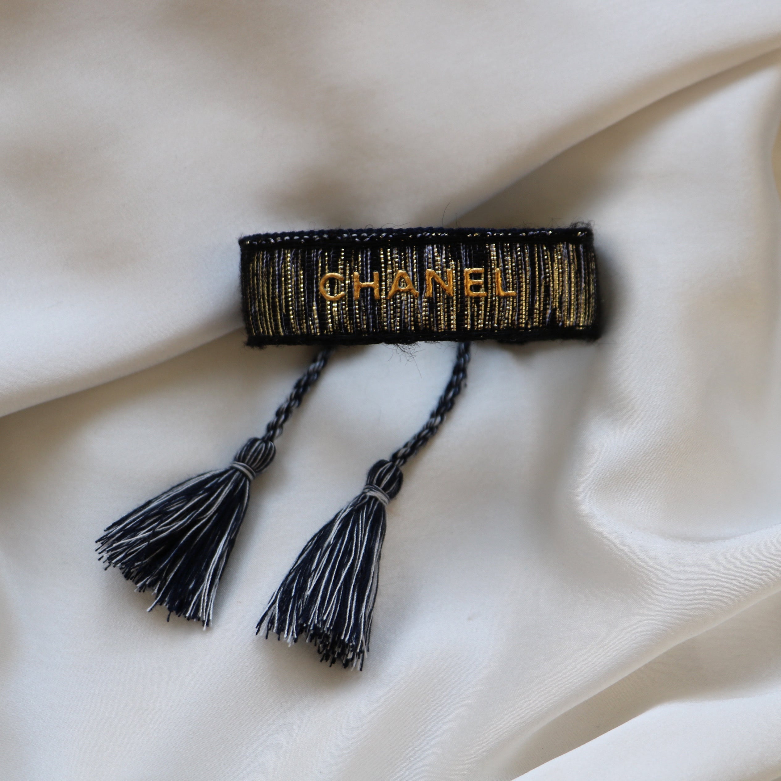 BRACELET TISSÉ UPCYCLÉ CHANEL | NOIR & DORÉ