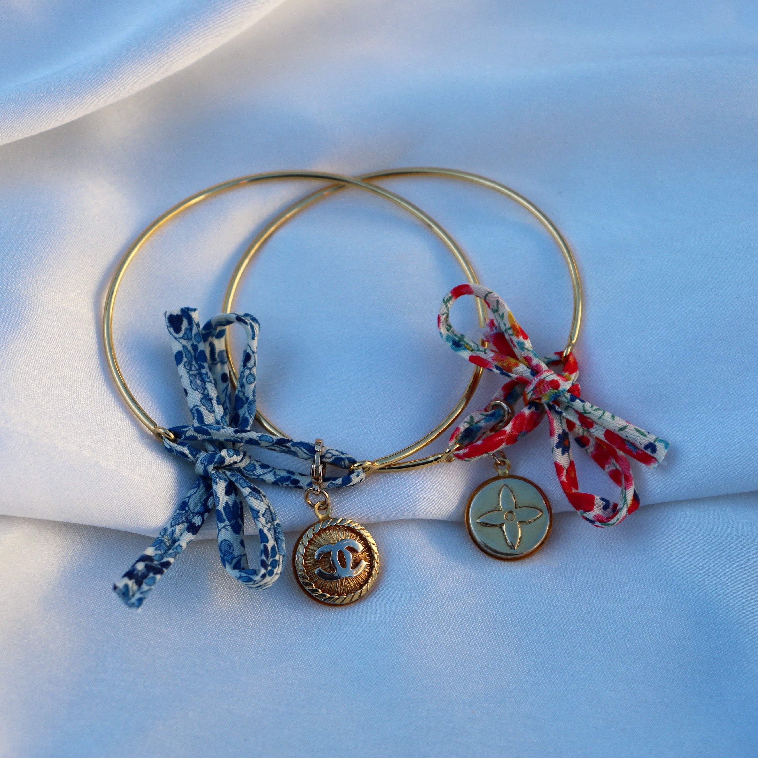 BRACELET JONC CHARM UPCYCLÉ CHANEL