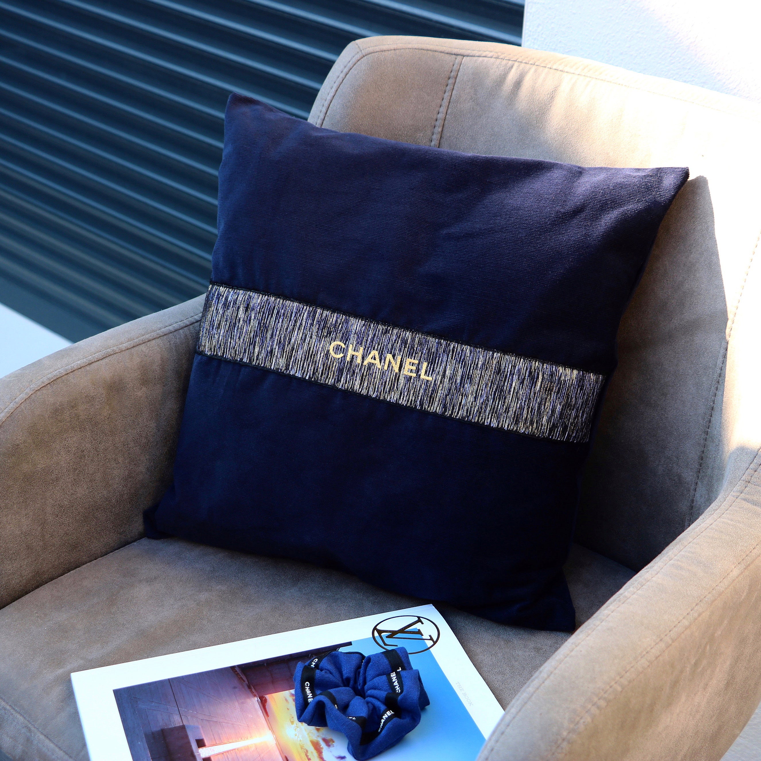 COUSSIN UPCYCLÉ RUBAN RARE CHANEL