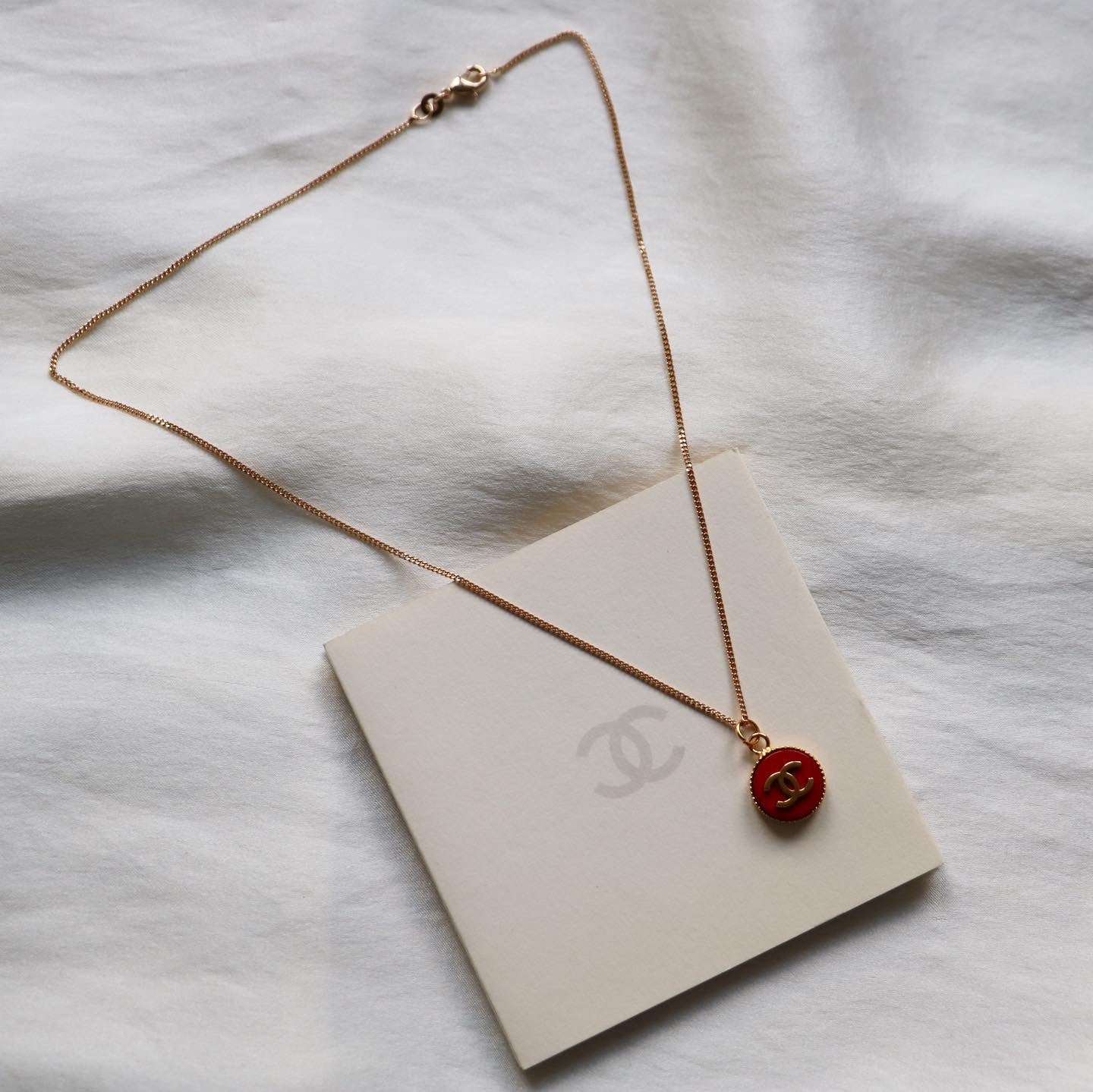 COLLIER UPCYCLÉ CHANEL | ROUGE RARE