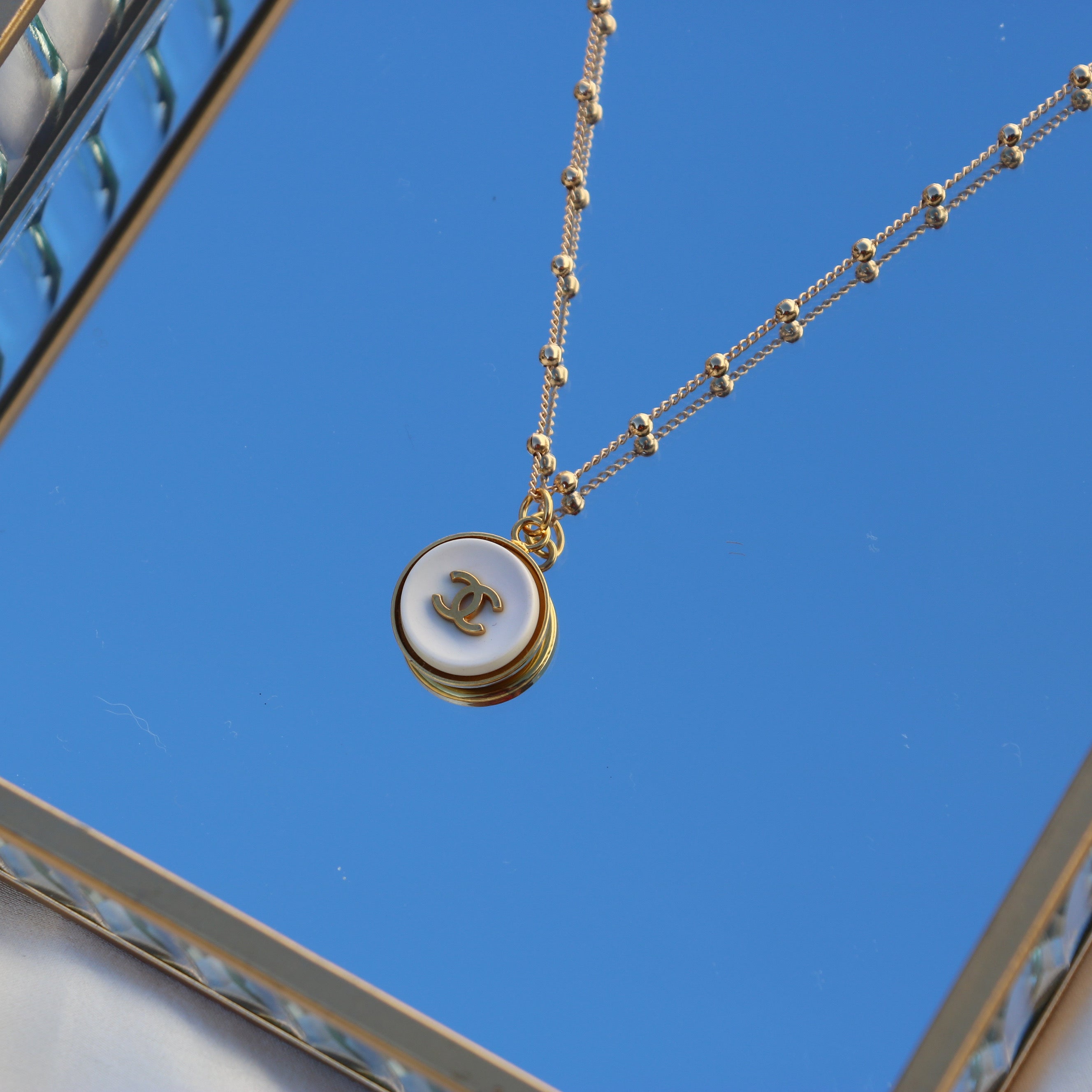COLLIER UPCYCLÉ CHANEL | BLANC