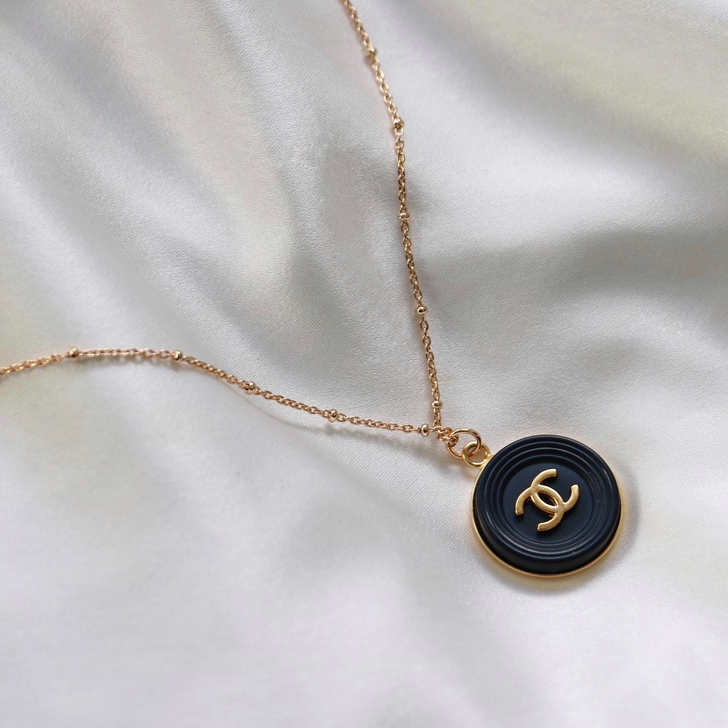 COLLIER UPCYCLÉ CHANEL | BLEU MARINE