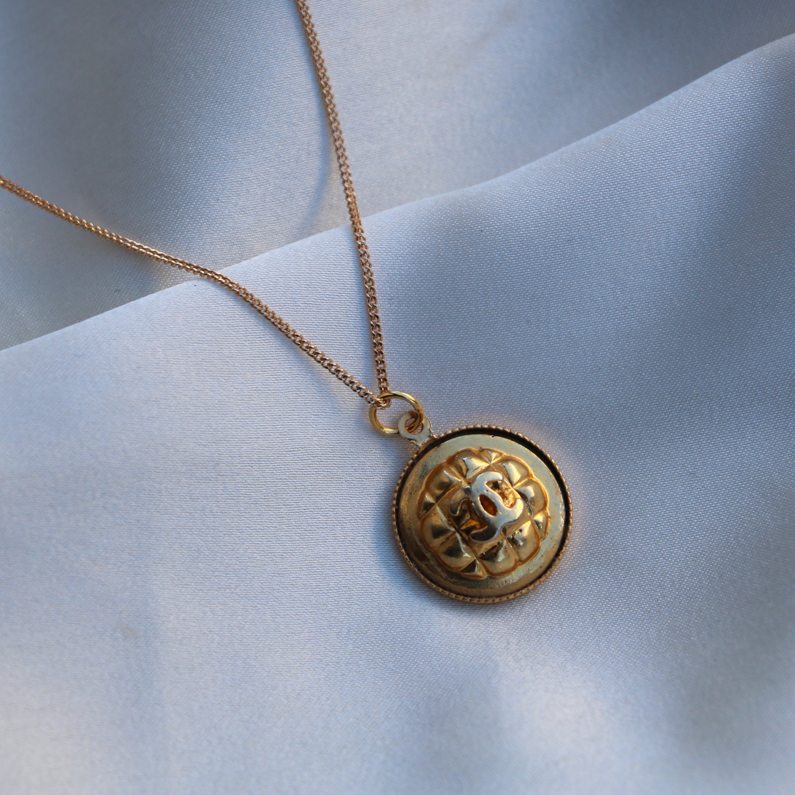 COLLIER UPCYCLÉ CHANEL | MATELASSÉ