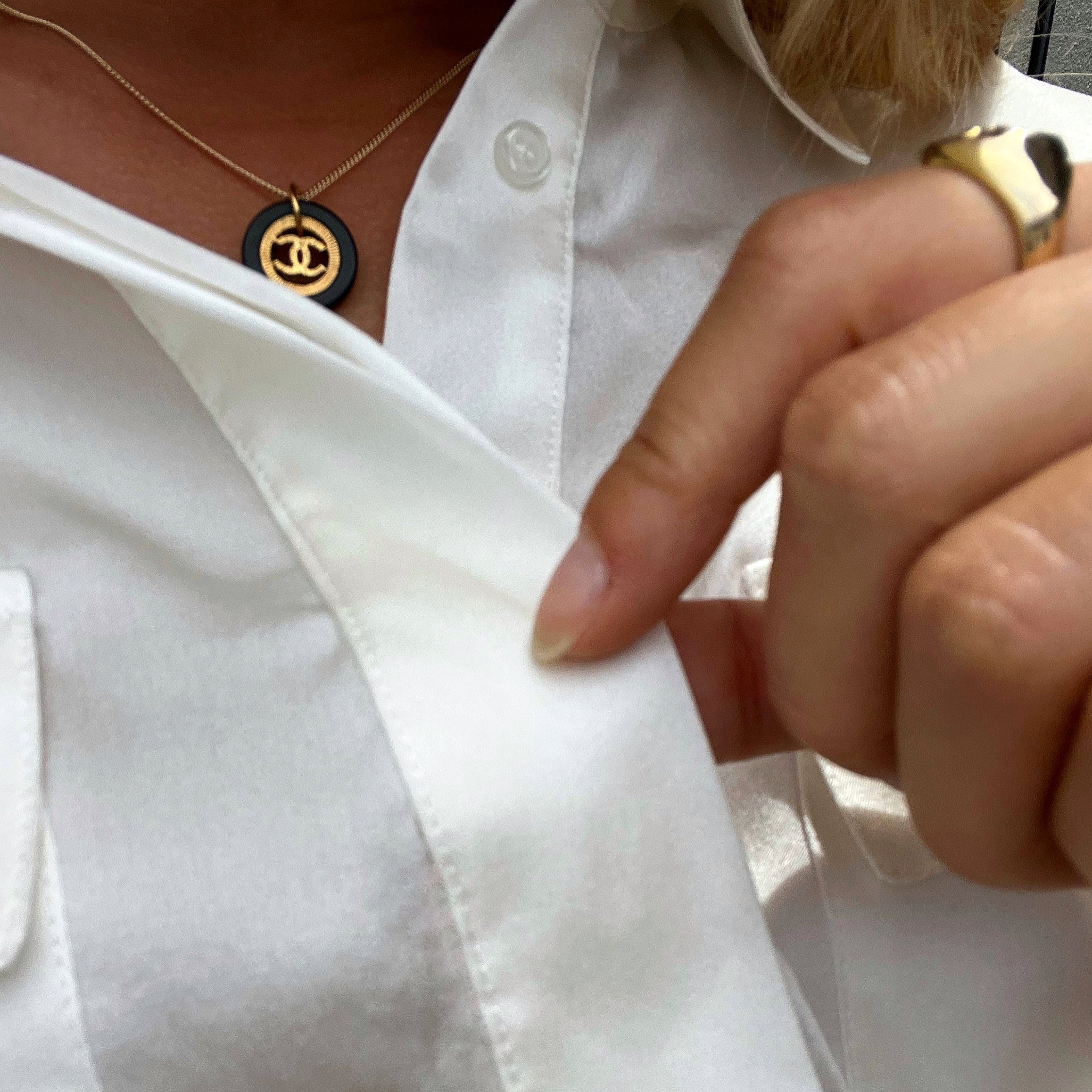 COLLIER UPCYCLÉ CHANEL | NOIR ET DORÉ