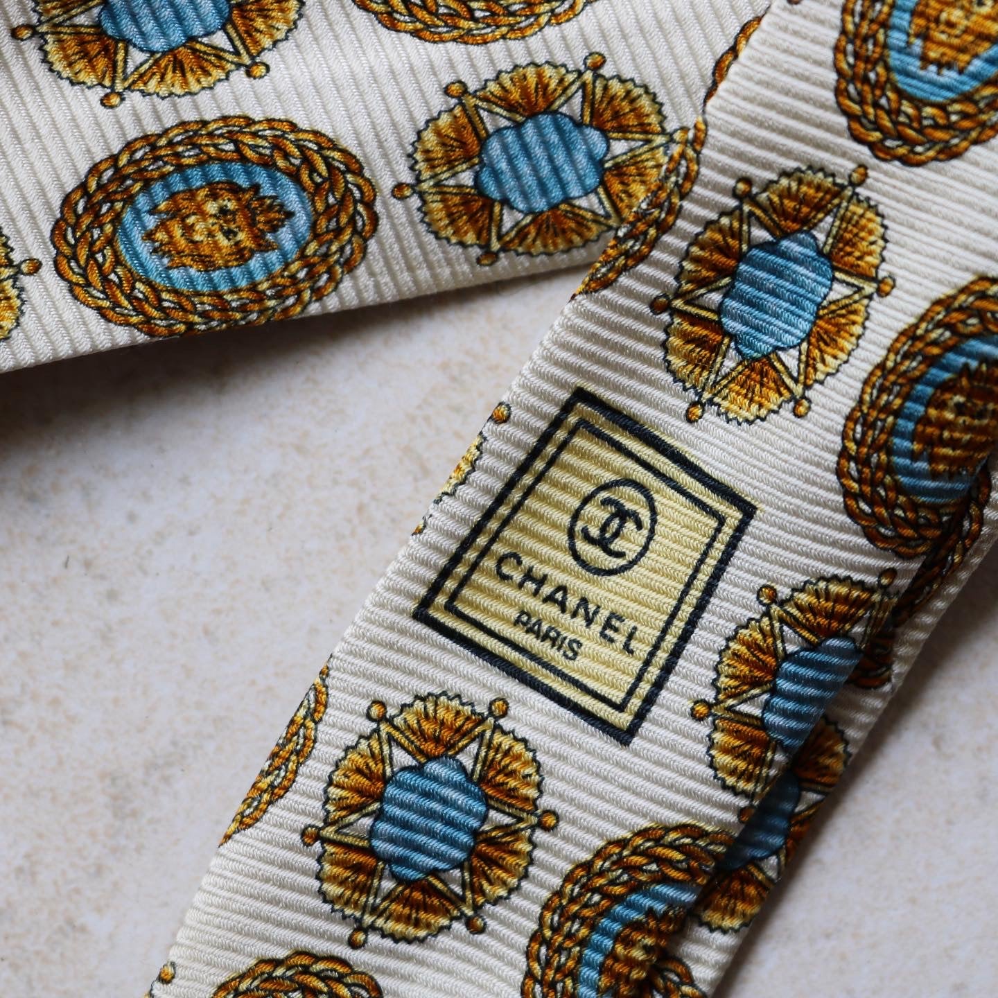 BRACELET FOULARD UPCYCLÉ CHANEL | 100% SOIE