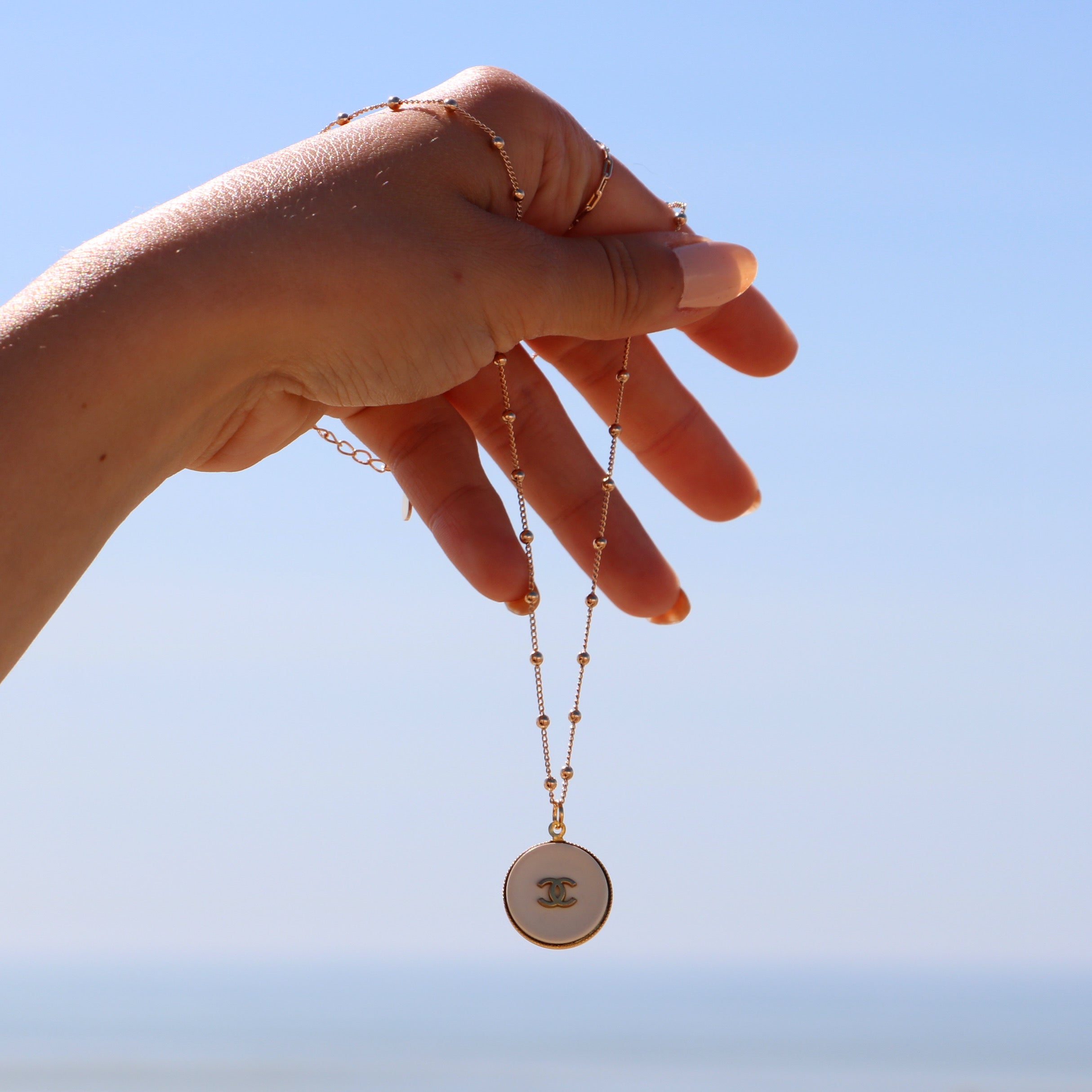 COLLIER UPCYCLÉ CHANEL | BLANC