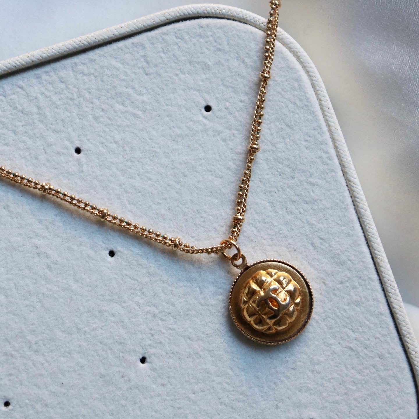 COLLIER UPCYCLÉ CHANEL | MATELASSÉ