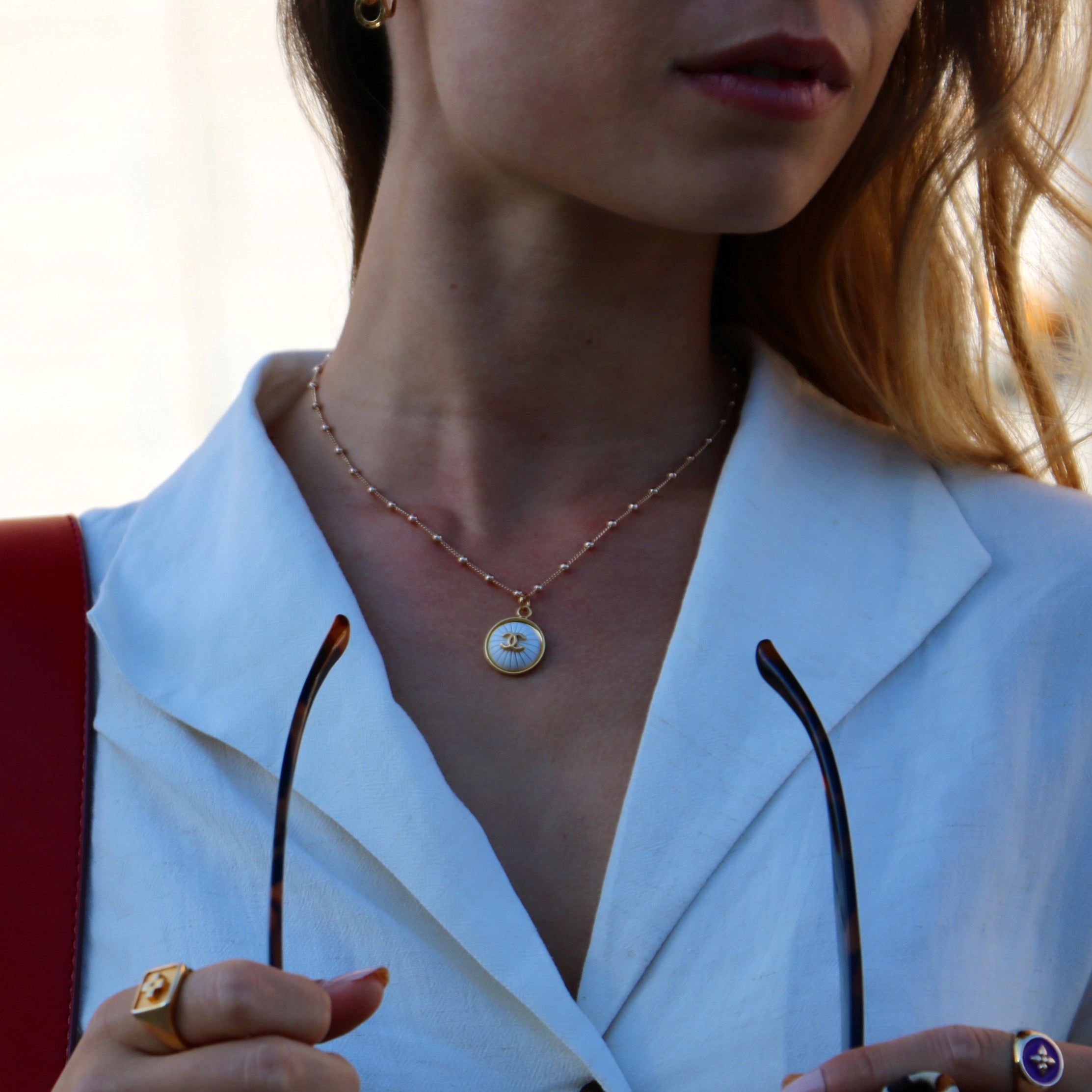 COLLIER UPCYCLÉ CHANEL | BLANC À RAYURES