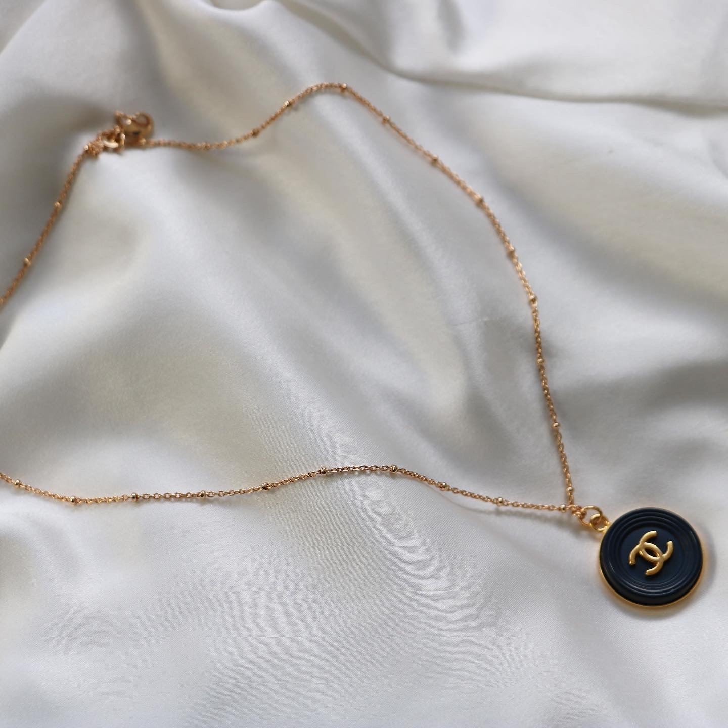 COLLIER UPCYCLÉ CHANEL | BLEU MARINE