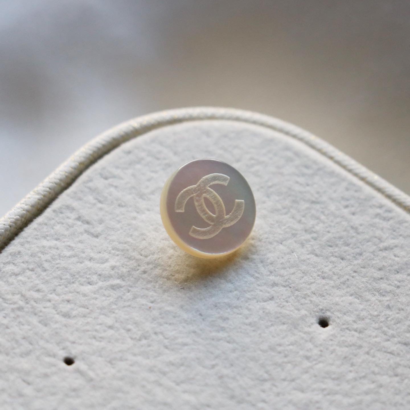 COLLIER UPCYCLÉ CHANEL NACRÉ