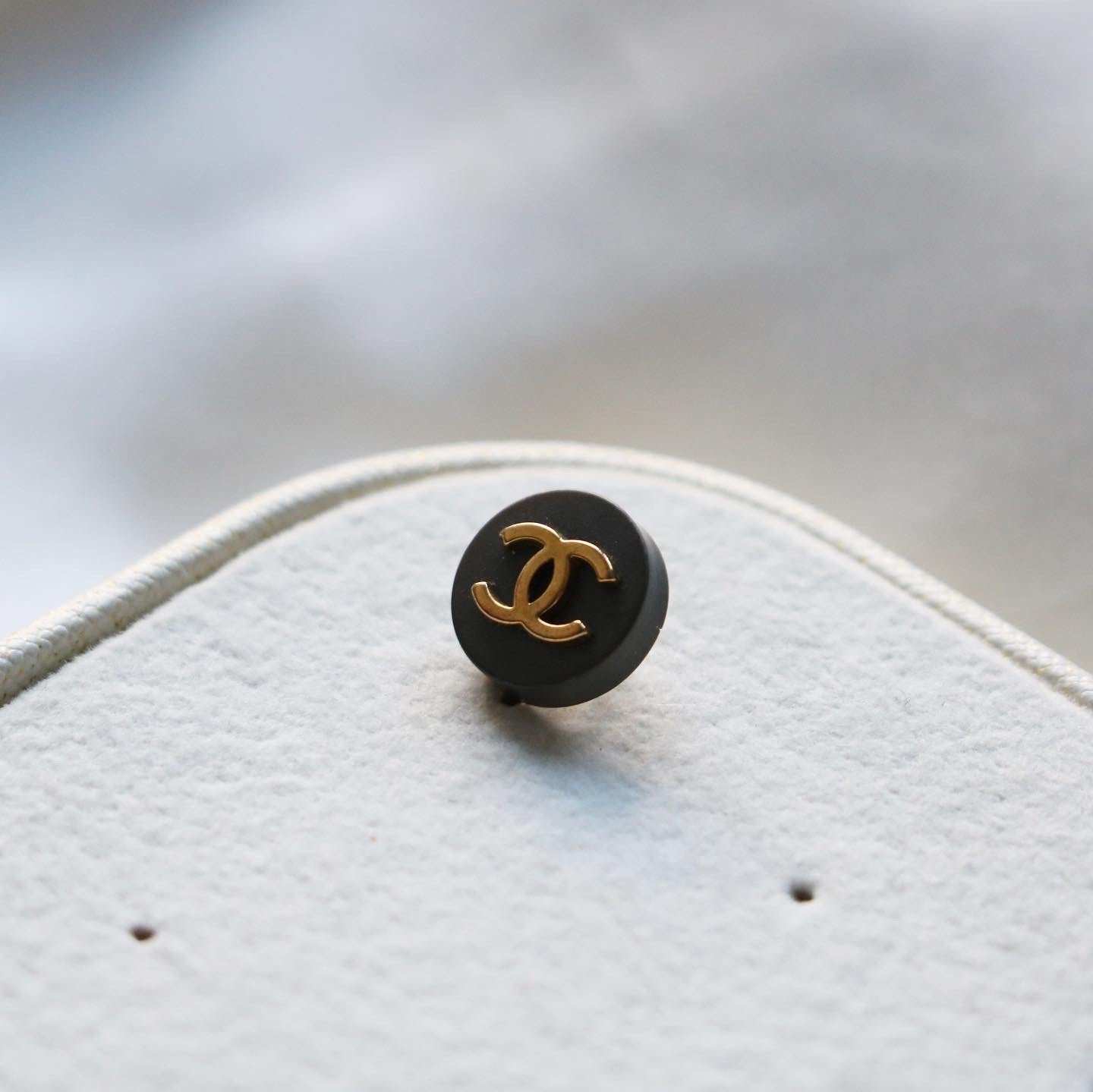 COLLIER UPCYCLÉ CHANEL | GRIS RARE