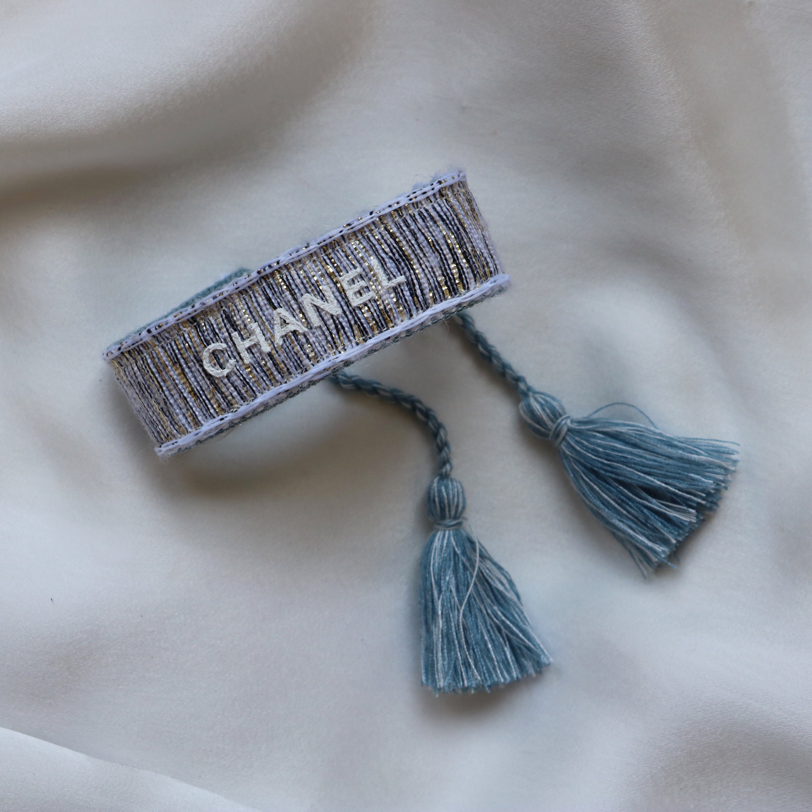 BRACELET TISSÉ UPCYCLÉ CHANEL | GRIS
