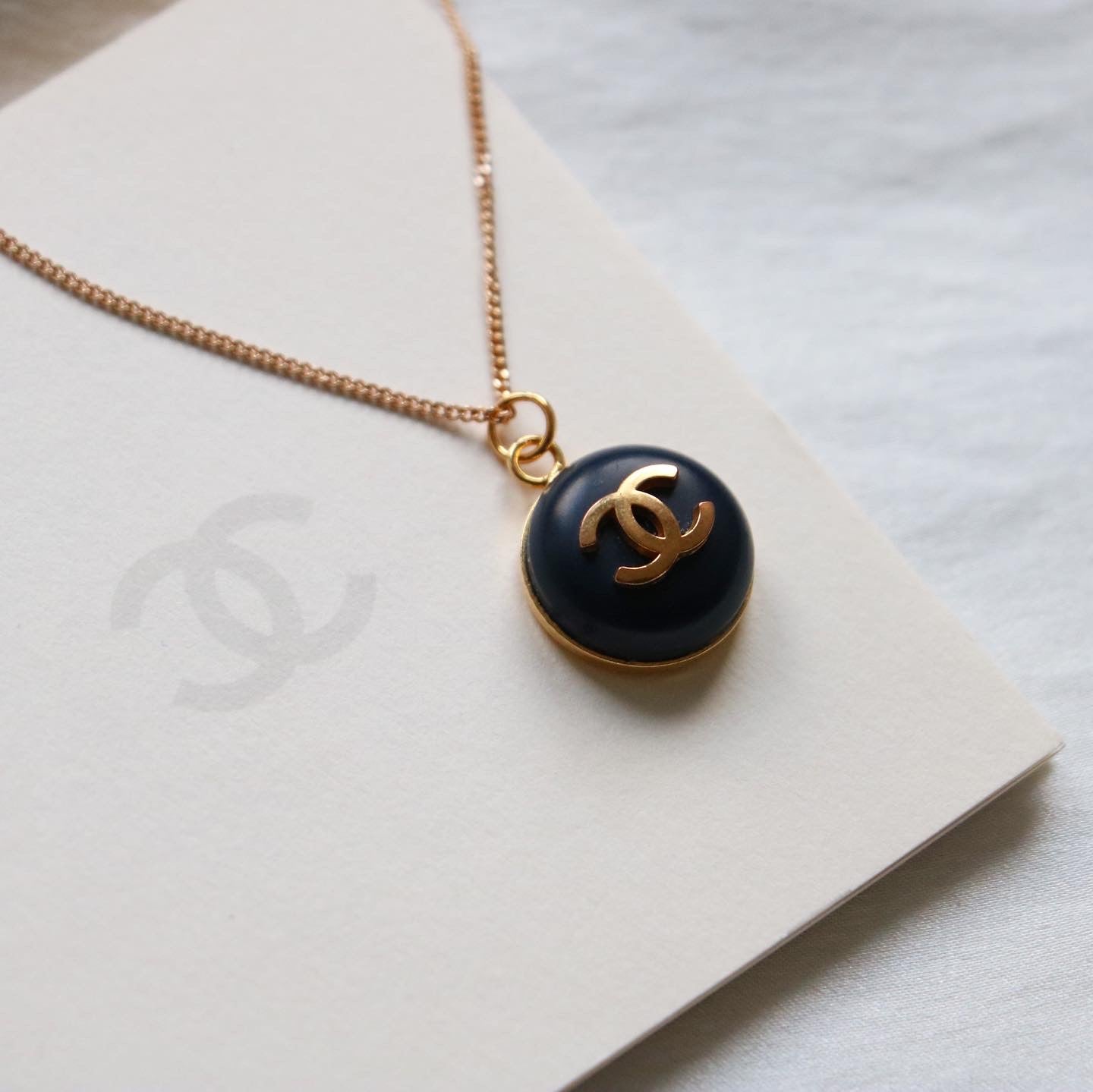 COLLIER UPCYCLÉ CHANEL | BLEU MARINE