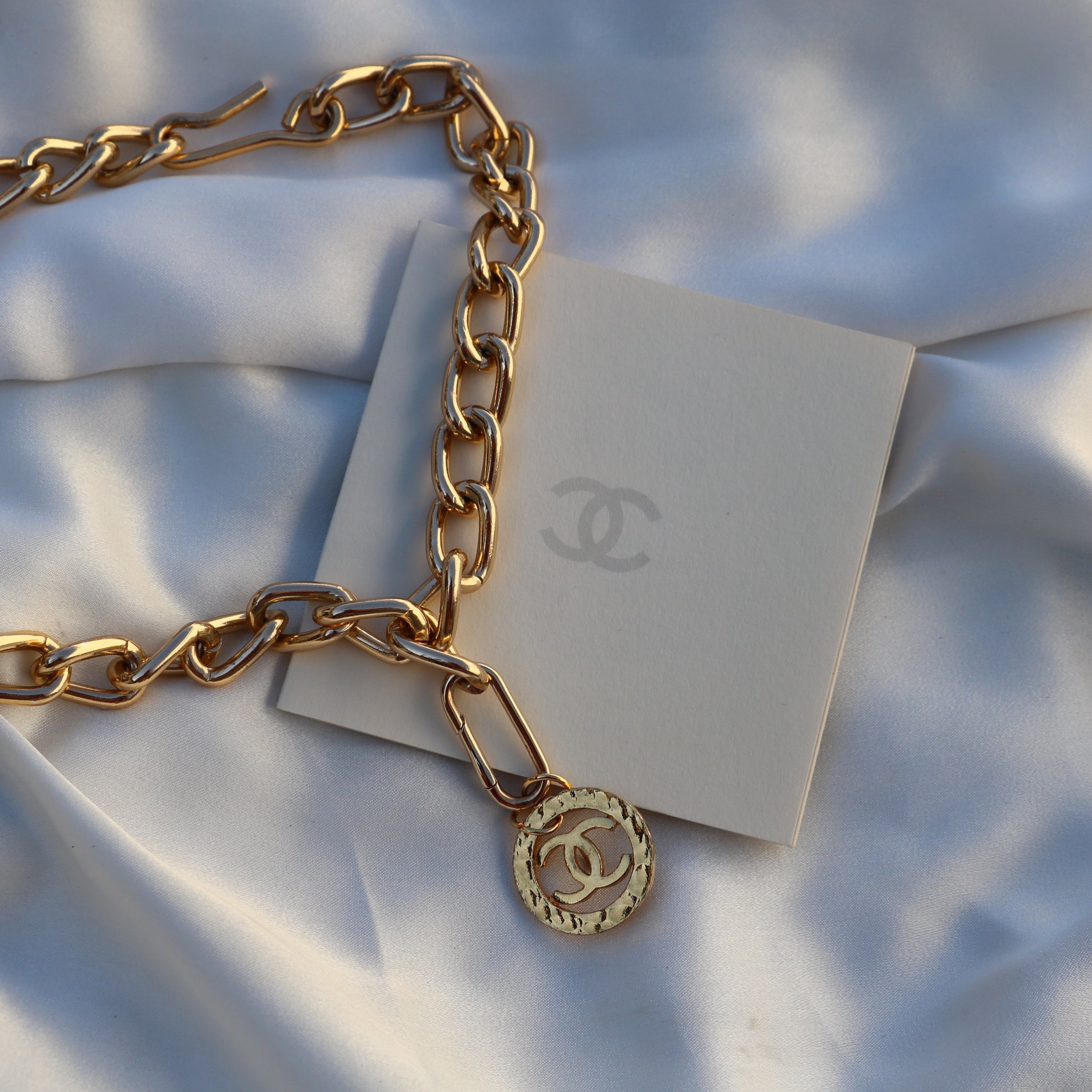 CEINTURE CHAÎNE UPCYCLÉE CHANEL