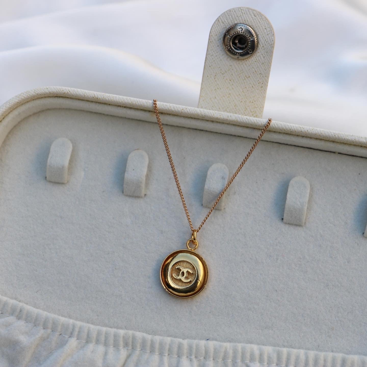 COLLIER UPCYCLÉ CHANEL | DORÉ
