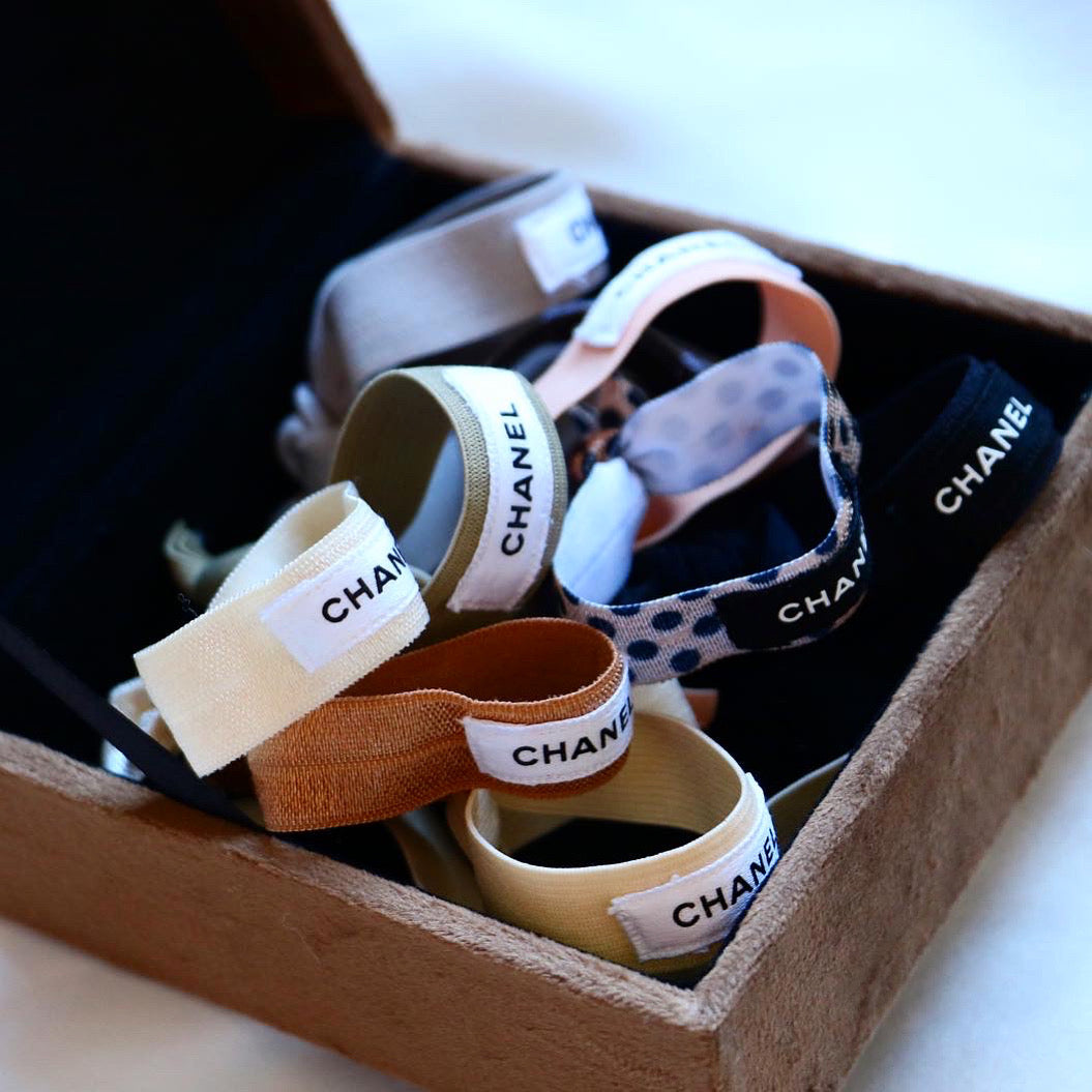 BRACELET ÉLASTIQUE UPCYCLÉ | RUBAN CHANEL