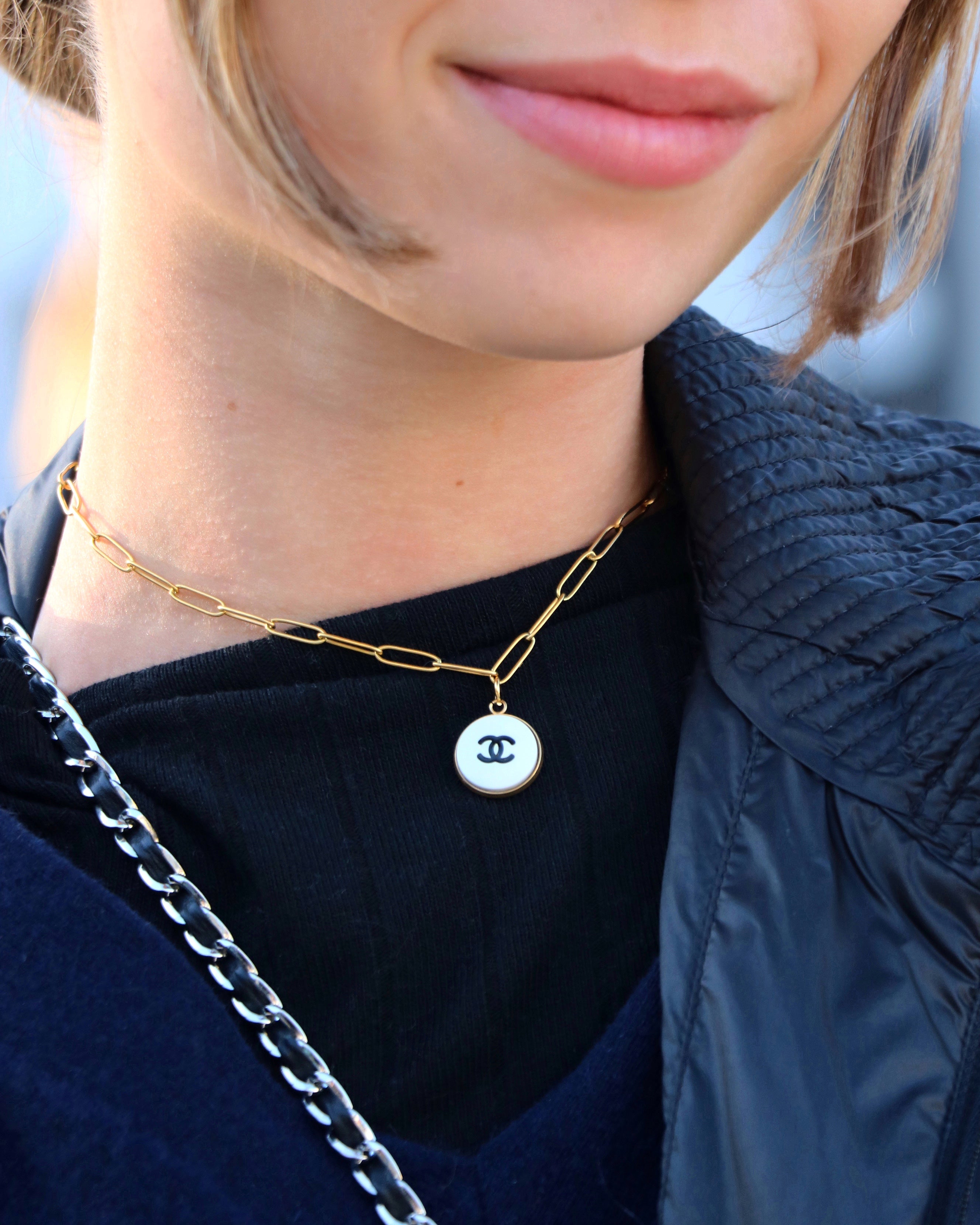 COLLIER UPCYCLÉ CHANEL | BLANC & NOIR