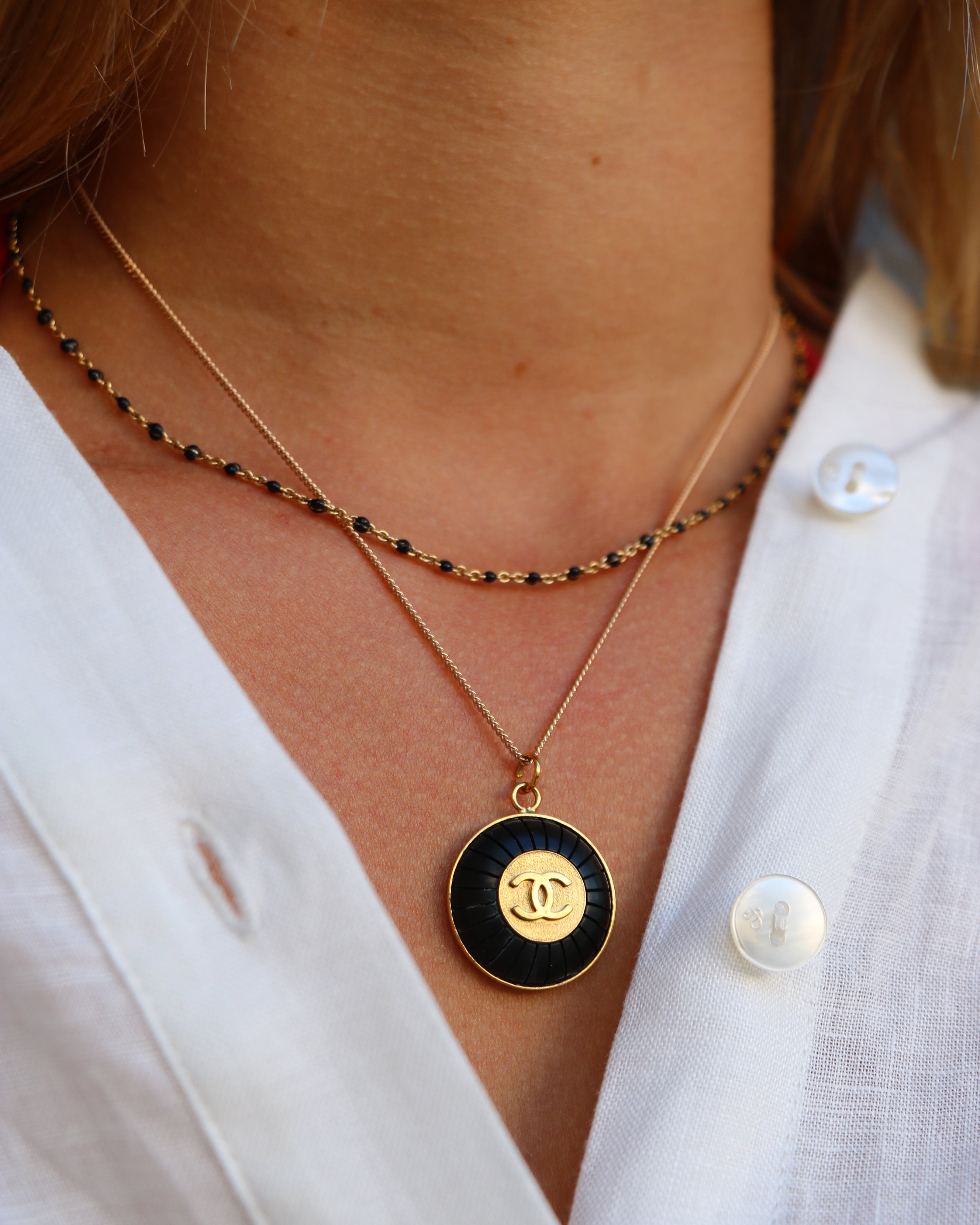 COLLIER UPCYCLÉ CHANEL | NOIR À RAYURES