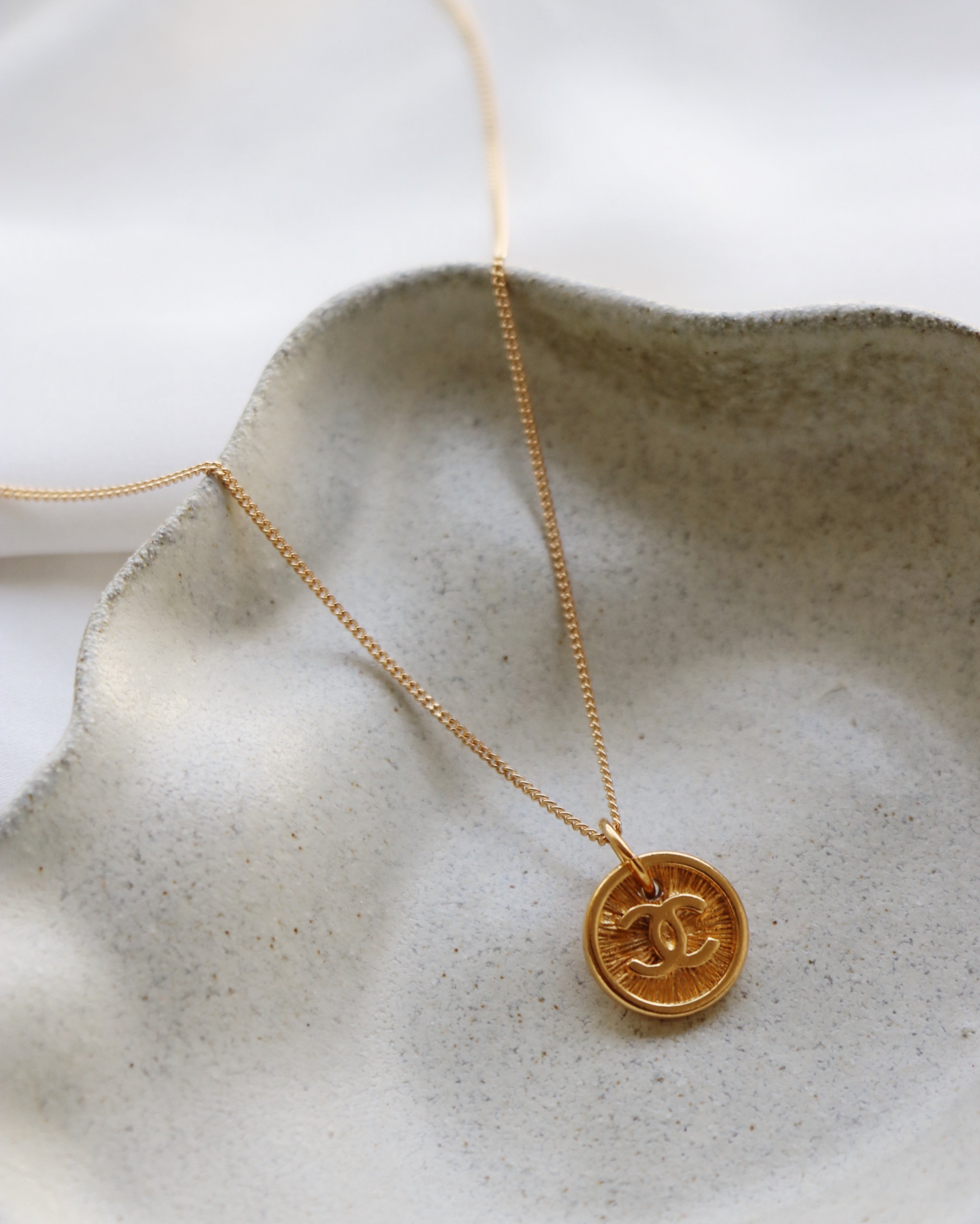 COLLIER UPCYCLÉ CHANEL | DORÉ