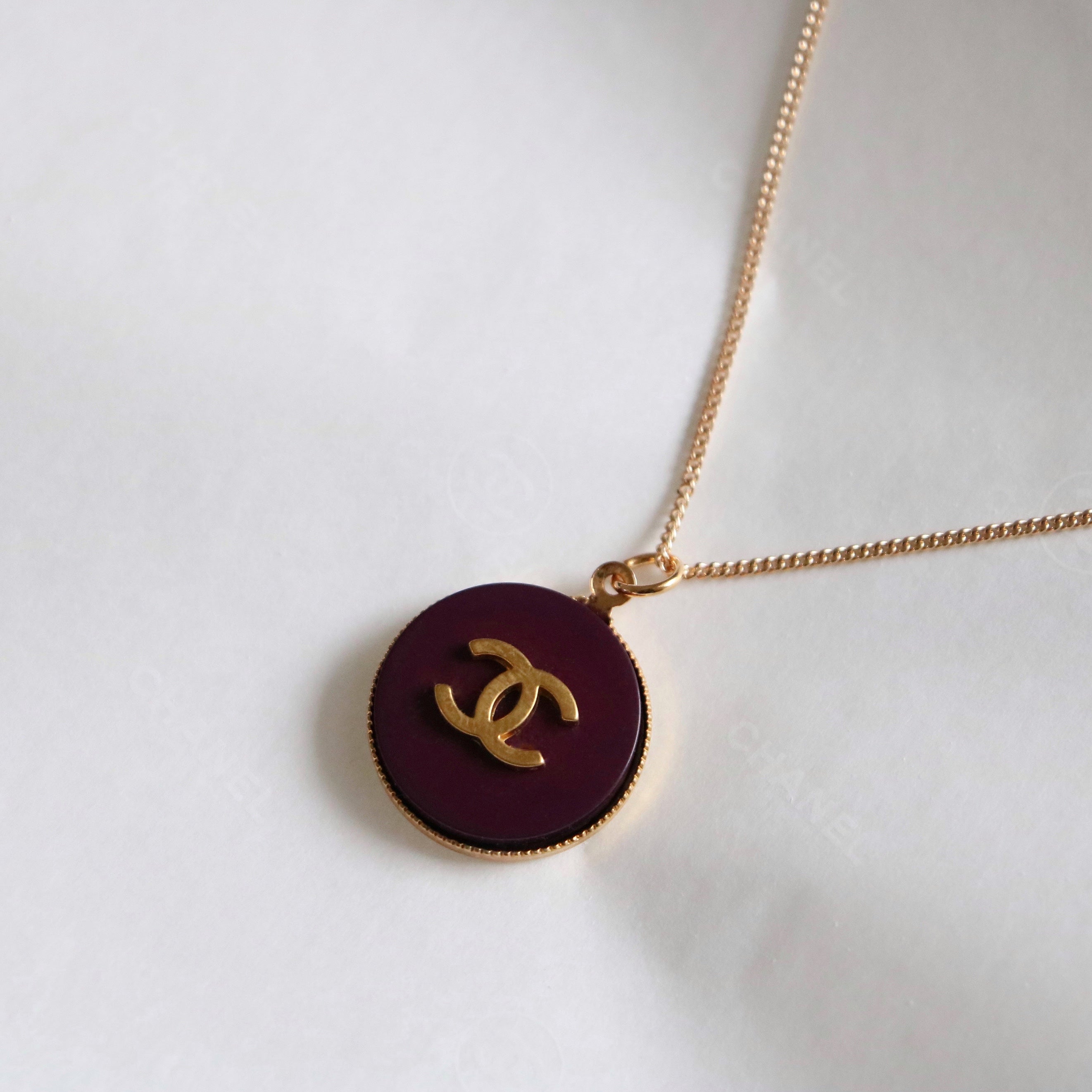 COLLIER UPCYCLÉ CHANEL | PRUNE RARE