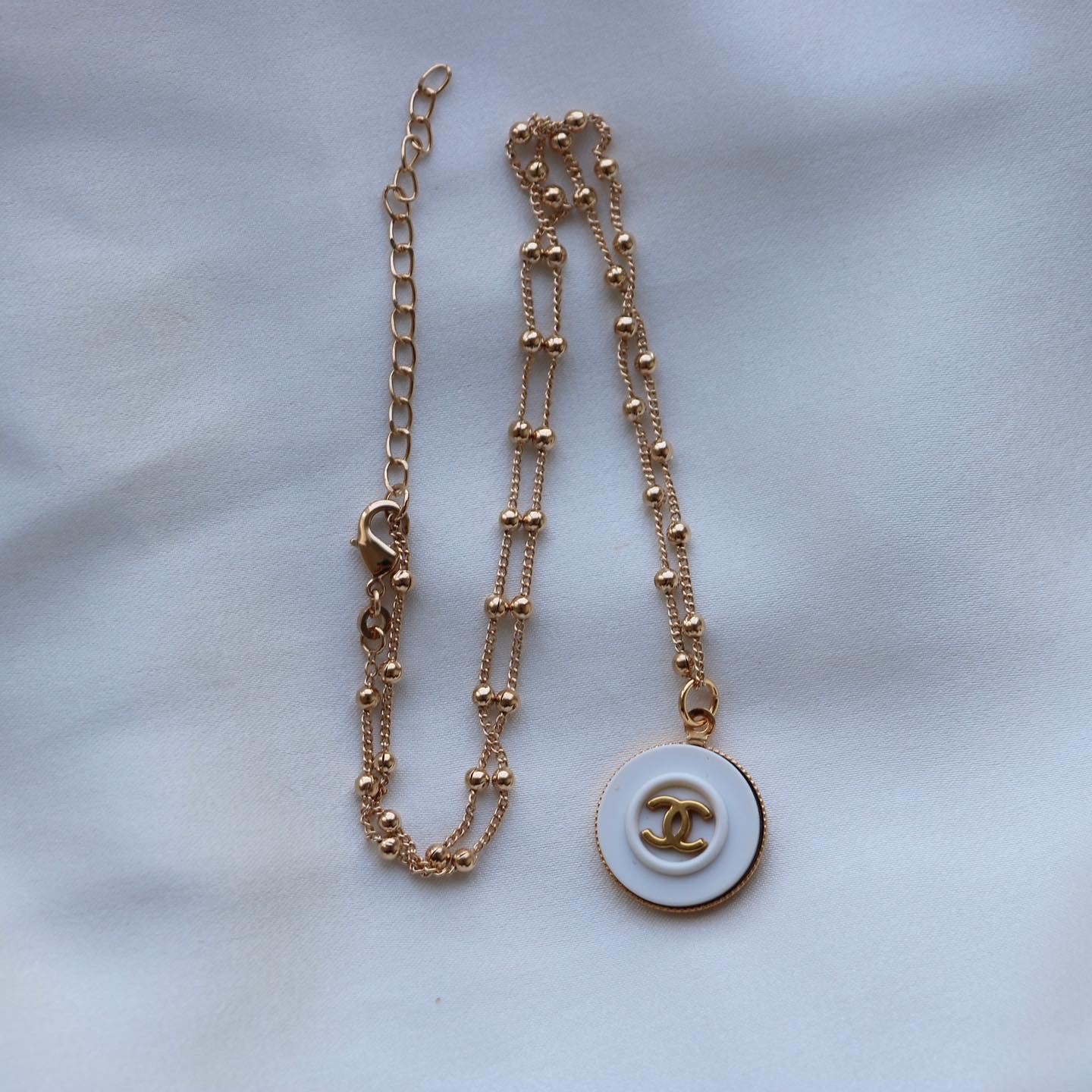 COLLIER UPCYCLÉ CHANEL | BLANC N°1
